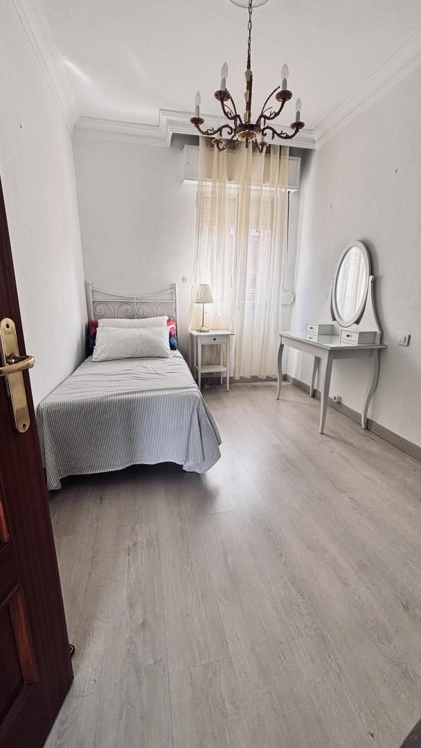 Bedroom of Flat to share in  Madrid Capital  with Private garden, Furnished and Community parking