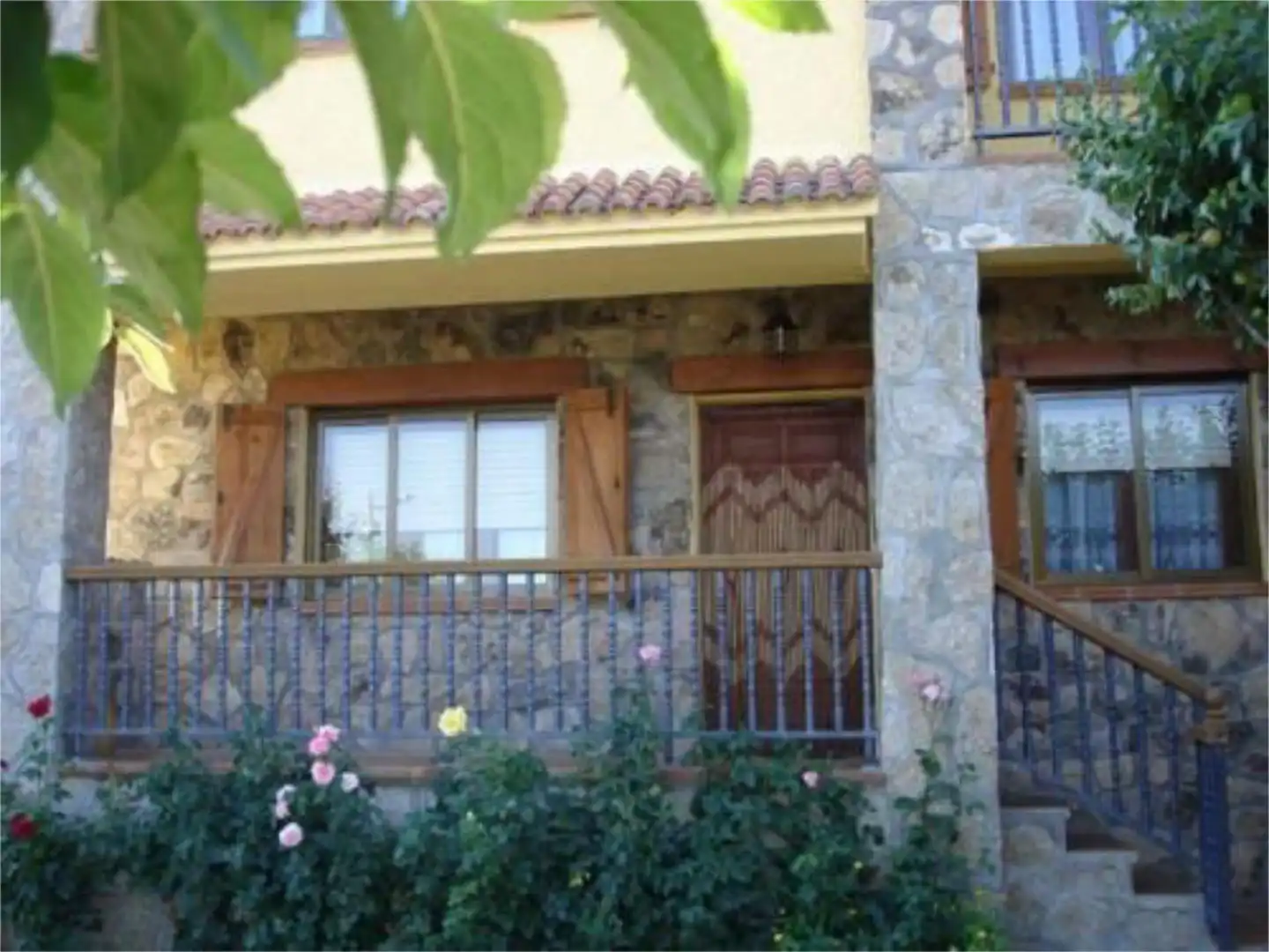 Vista exterior de Casa o xalet de lloguer en Navarredonda de Gredos amb Calefacció, Terrassa i Moblat
