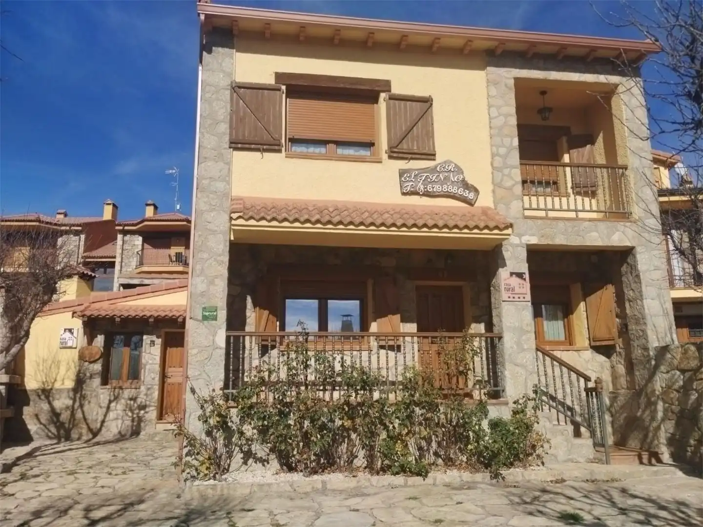 Vista exterior de Casa o xalet de lloguer en Navarredonda de Gredos amb Calefacció, Terrassa i Moblat