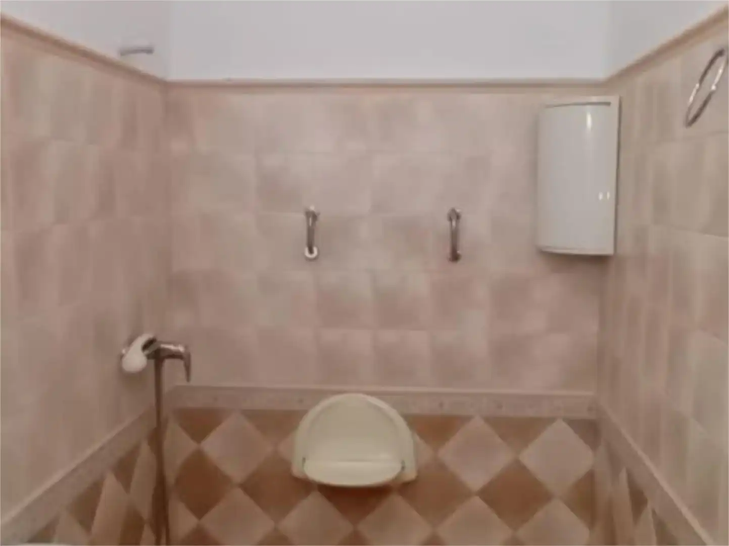Bathroom of Detached homes for sale in Bujalance  with Air Conditioner, Terrace and Swimming Pool