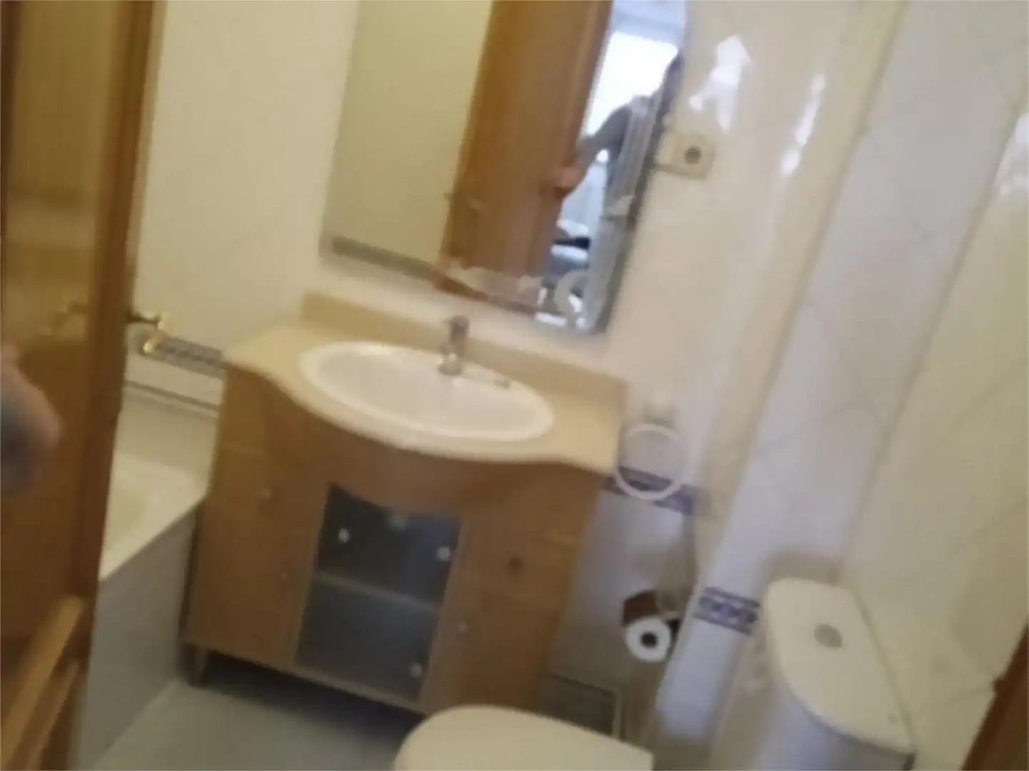 Baño de Piso de alquiler en Jaén con Calefacción, Parquet y Amueblado
