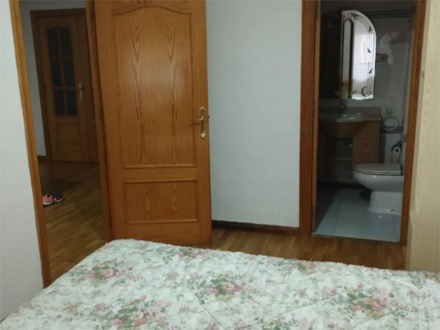 Habitación de Piso de alquiler en Jaén con Calefacción, Parquet y Amueblado