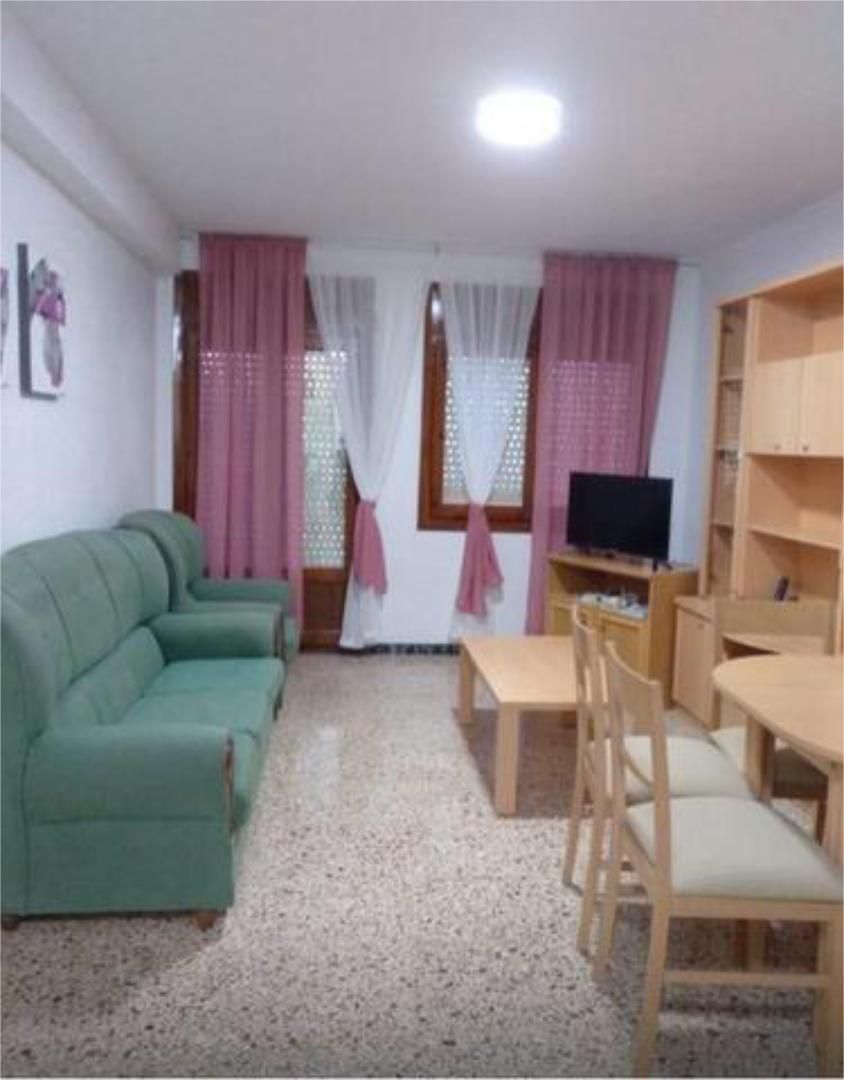Sala d'estar de Casa o xalet de lloguer en Alcañiz amb Calefacció, Traster i Moblat