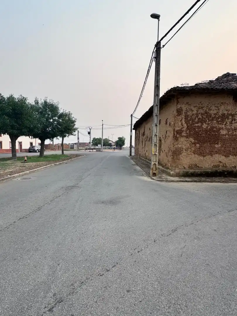 Finca rústica en venda a Calle la Era, 19, Bercianos del Real Camino Vista exterior de Finca rústica en venda en Bercianos del Real Camino amb Jardí privat