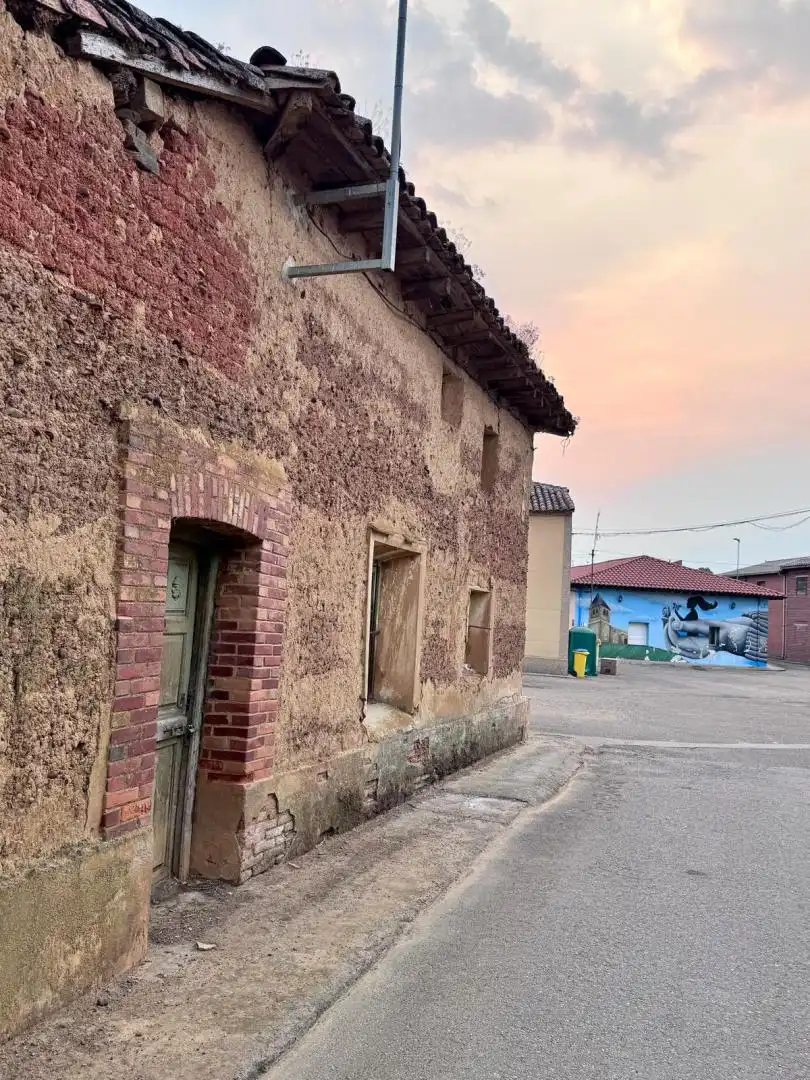 Finca rústica en venda a Calle la Era, 19, Bercianos del Real Camino Vista exterior de Finca rústica en venda en Bercianos del Real Camino amb Jardí privat