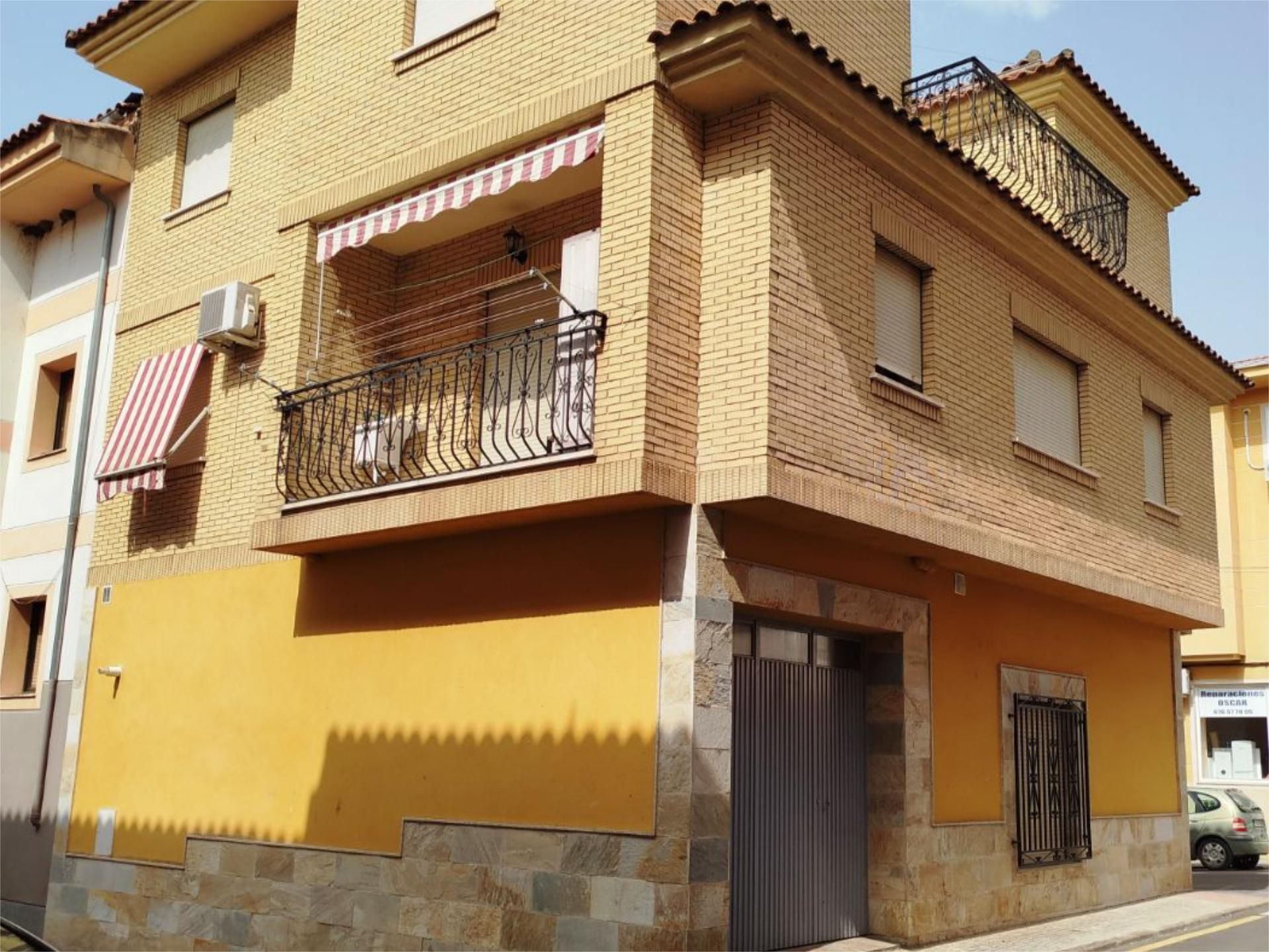 Exterior view of Single-family semi-detached for sale in Coria  with Air Conditioner, Heating and Terrace