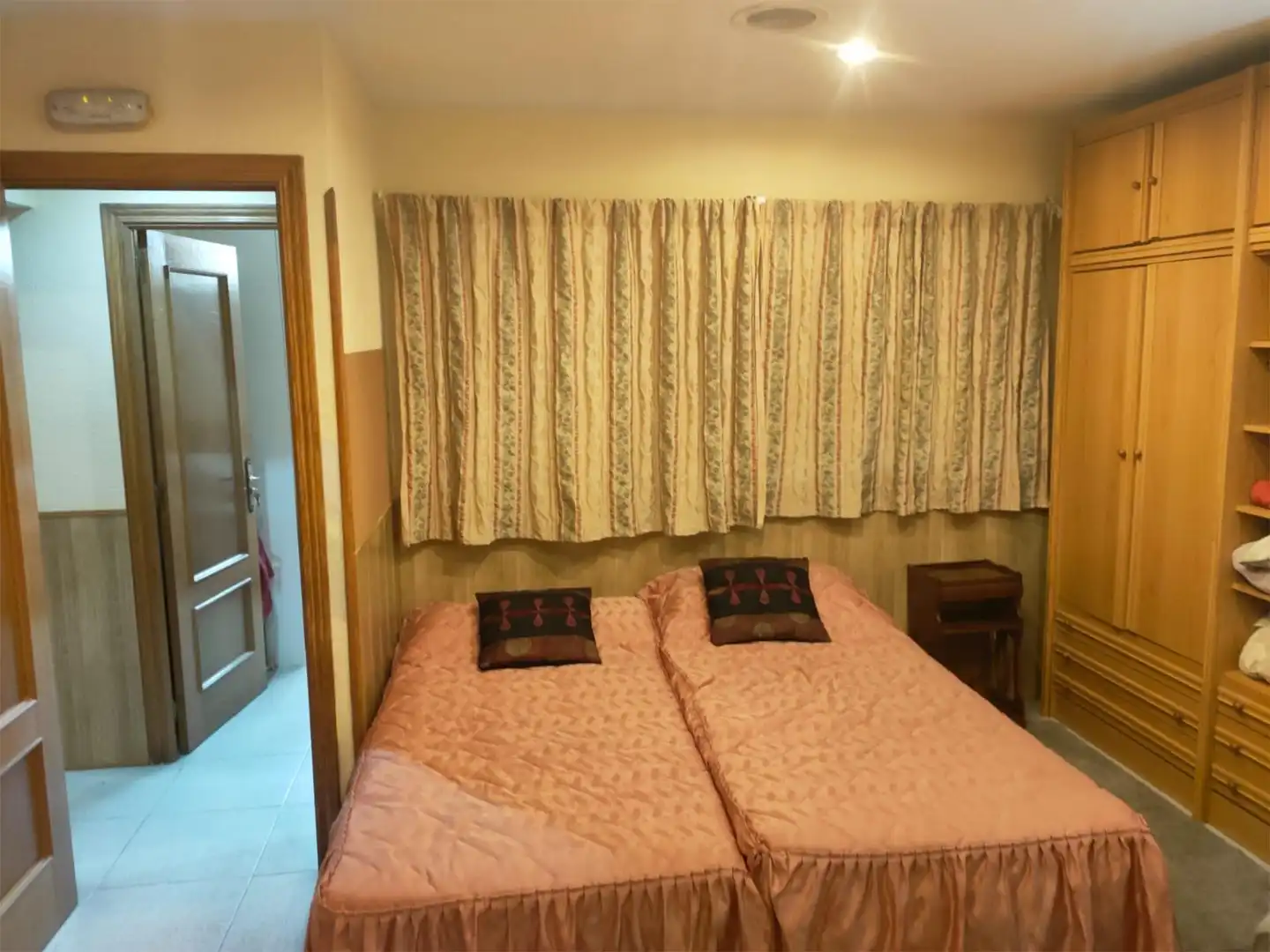Schlafzimmer von Erdgeschoss zur untervermieten in Madrid mit Heizung, Parkett und Möbliert