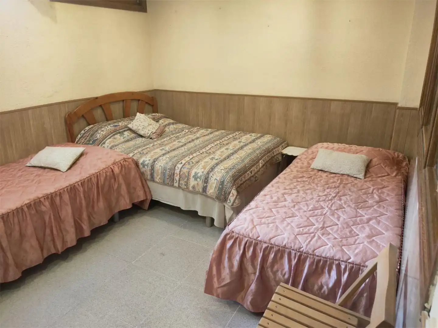 Schlafzimmer von Erdgeschoss zur untervermieten in Madrid mit Heizung, Parkett und Möbliert