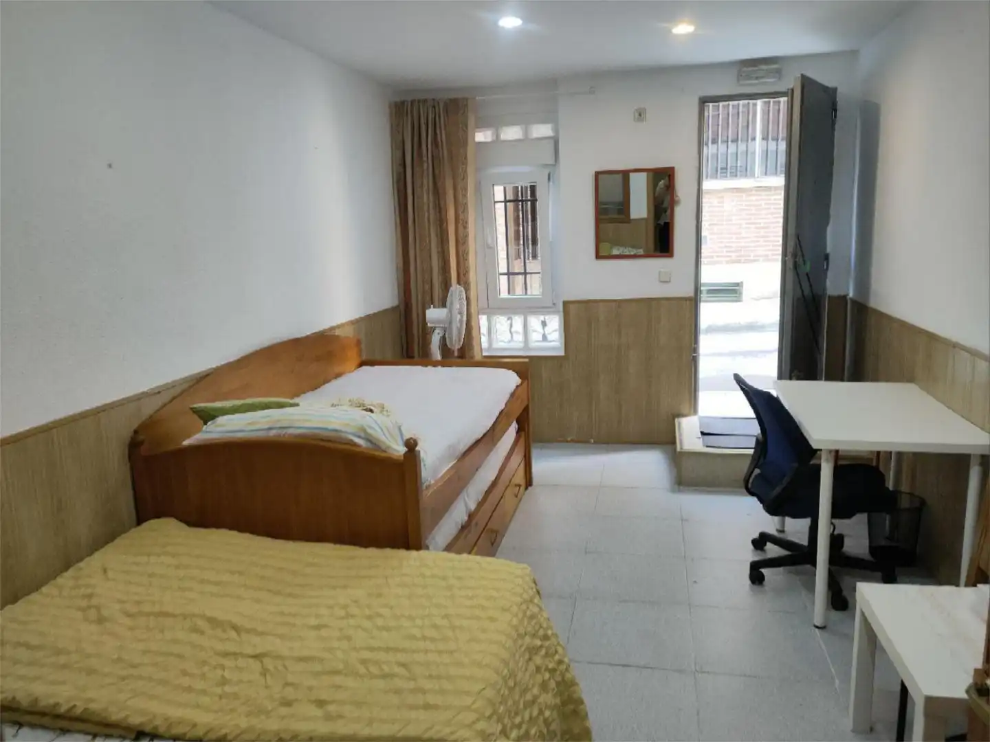 Schlafzimmer von Erdgeschoss zur untervermieten in Madrid mit Heizung, Parkett und Möbliert