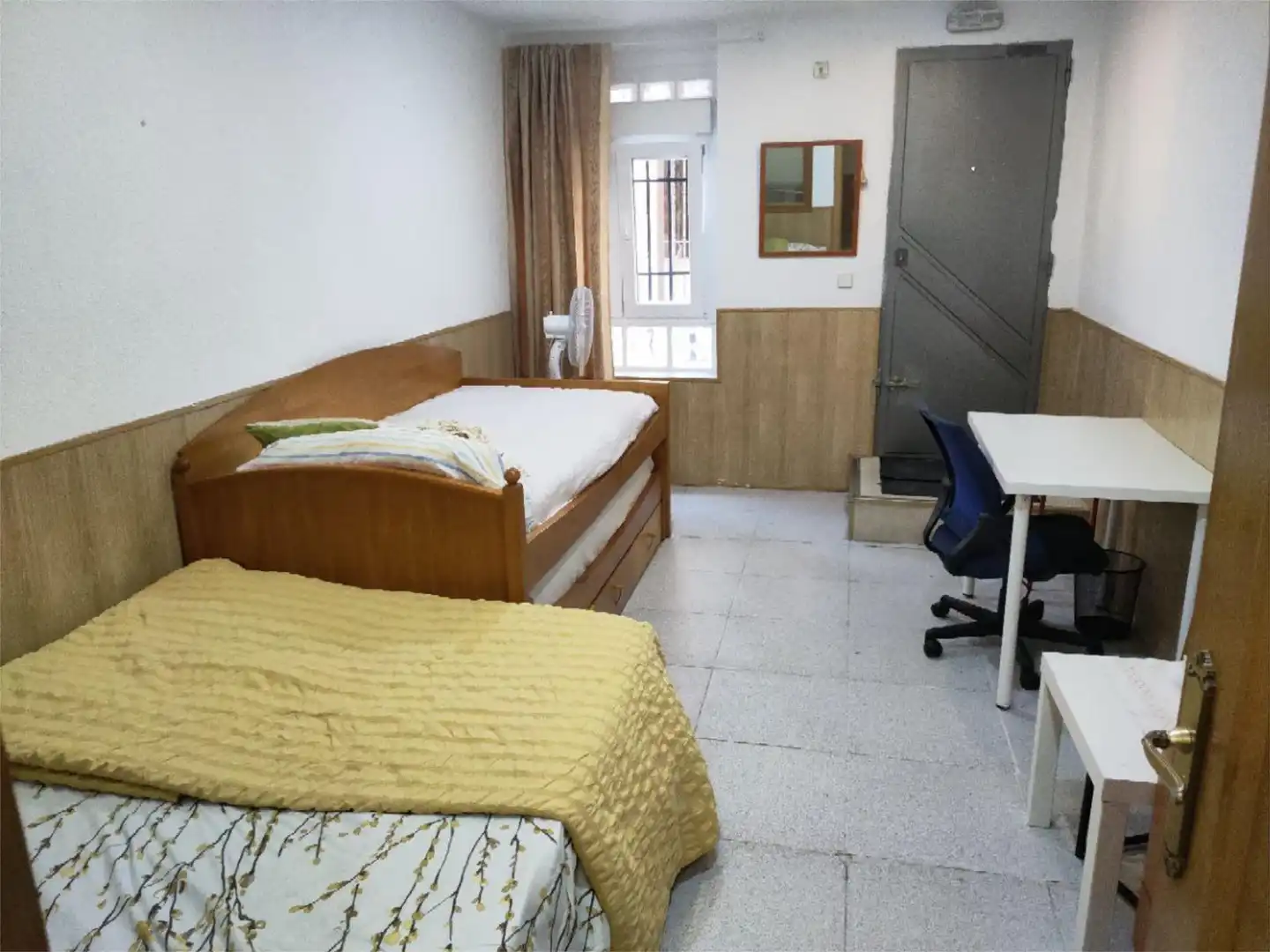 Schlafzimmer von Erdgeschoss zur untervermieten in Madrid mit Heizung, Parkett und Möbliert