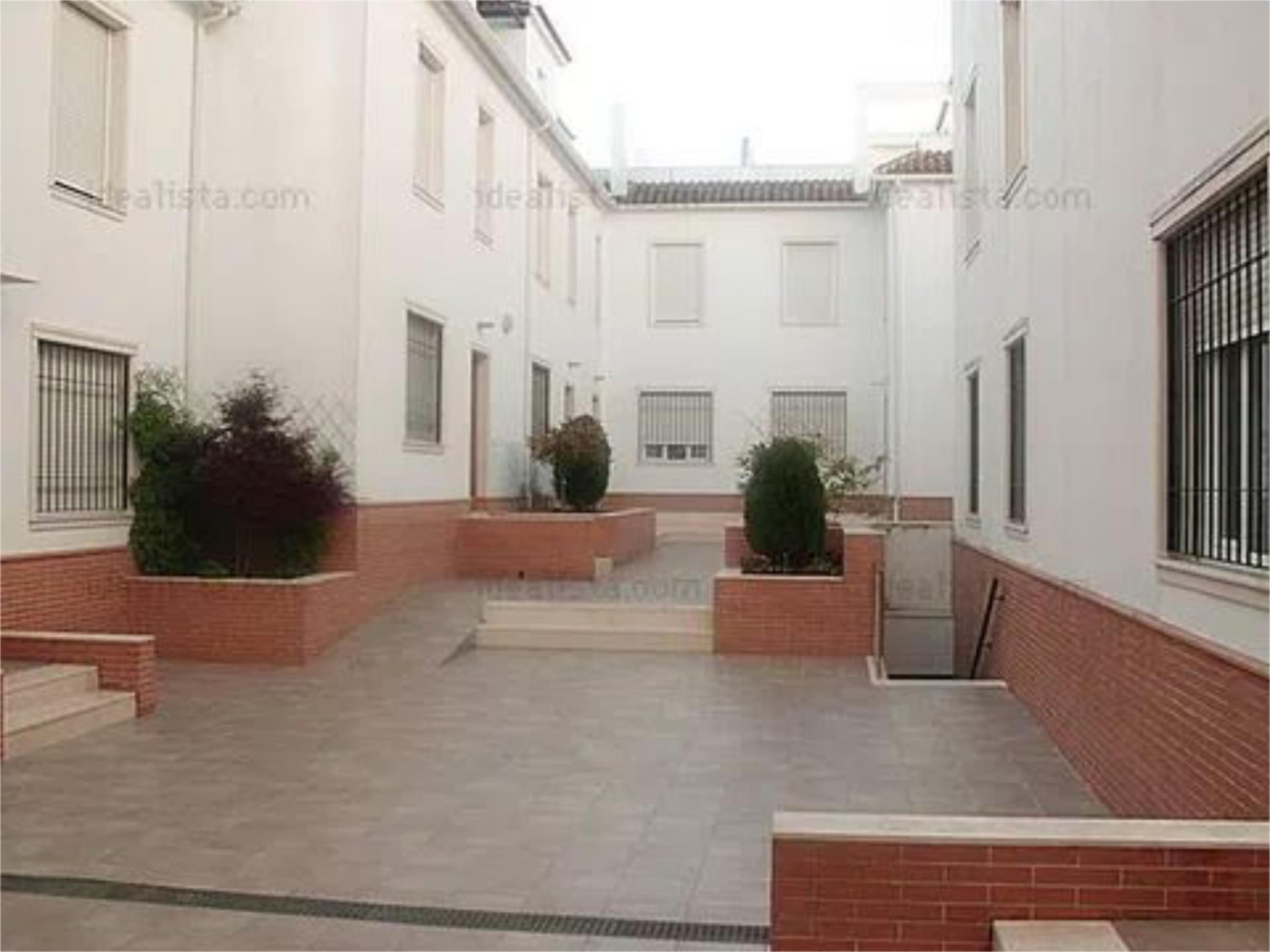 Casa adosada de alquiler en Calle Albendín, 23, Baena