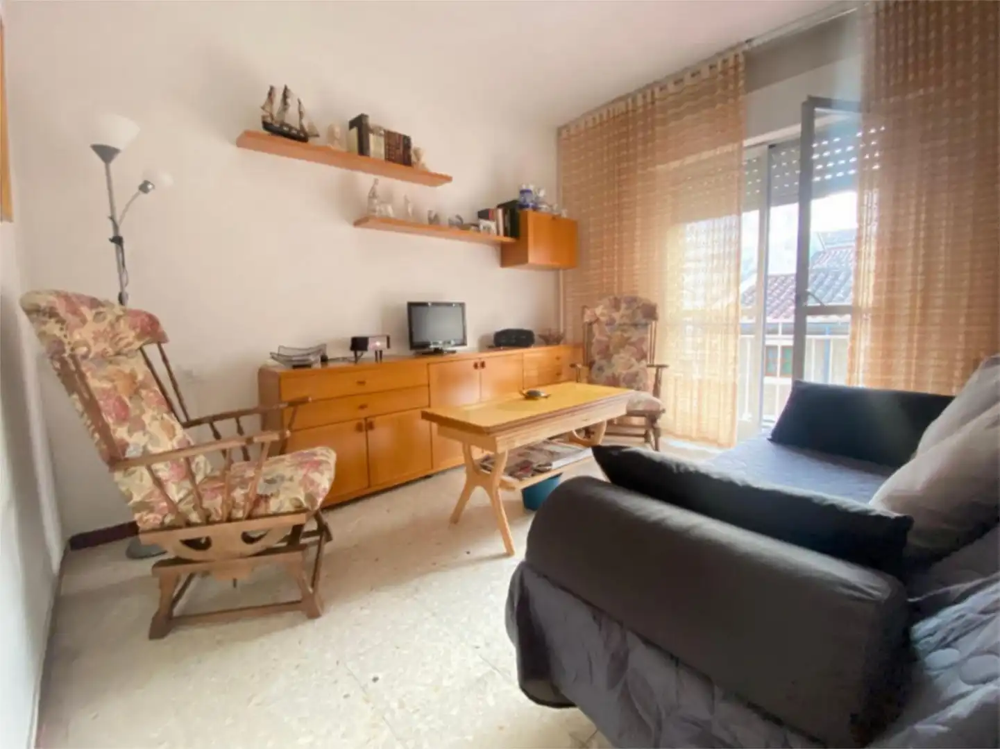 Piso en venta en Calle Santa Teresa, 44, Candeleda Sala de estar de Piso en venta en Candeleda con Terraza y Amueblado