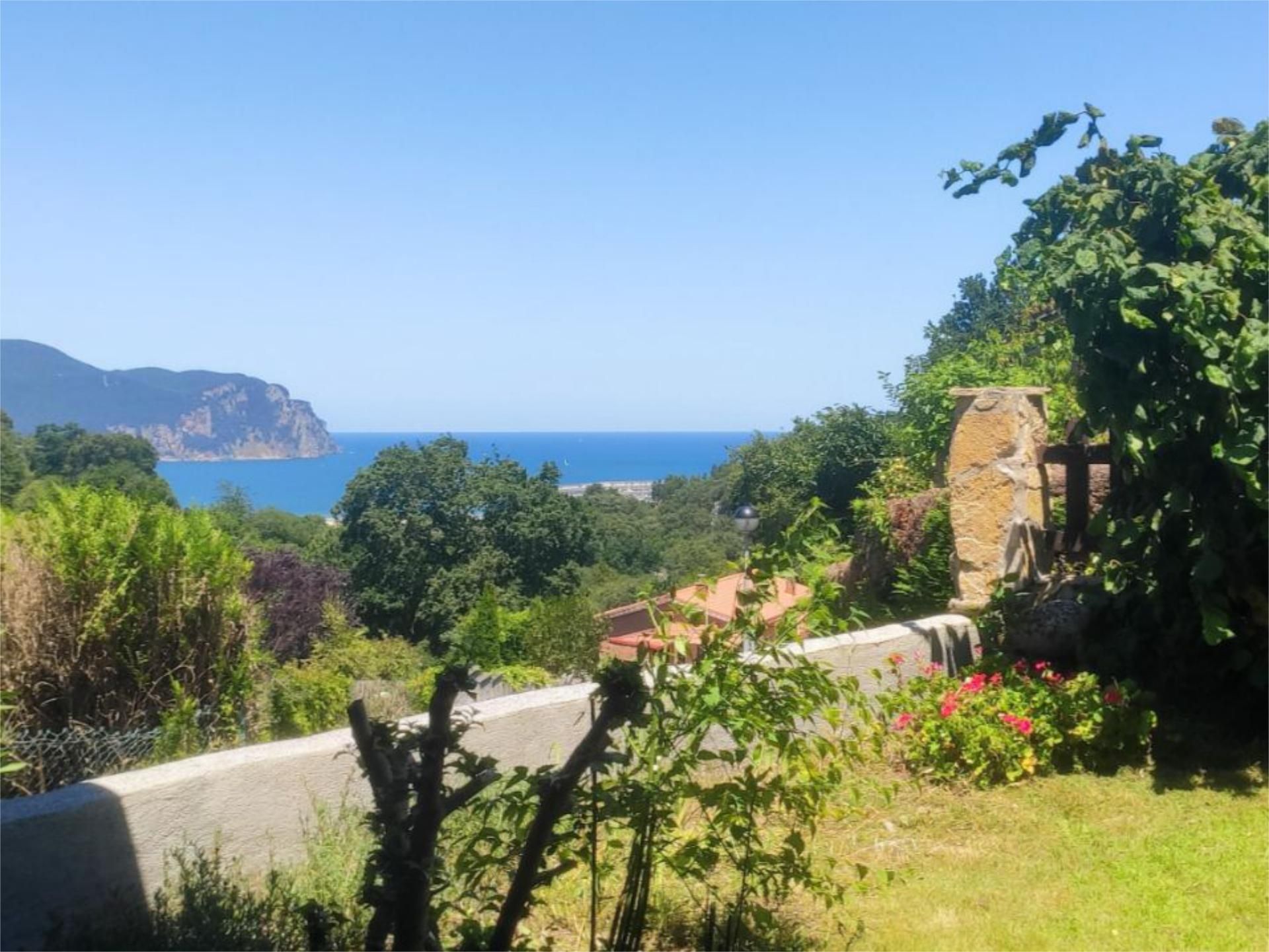 Jardí de Casa o xalet en venda en Limpias amb Terrassa
