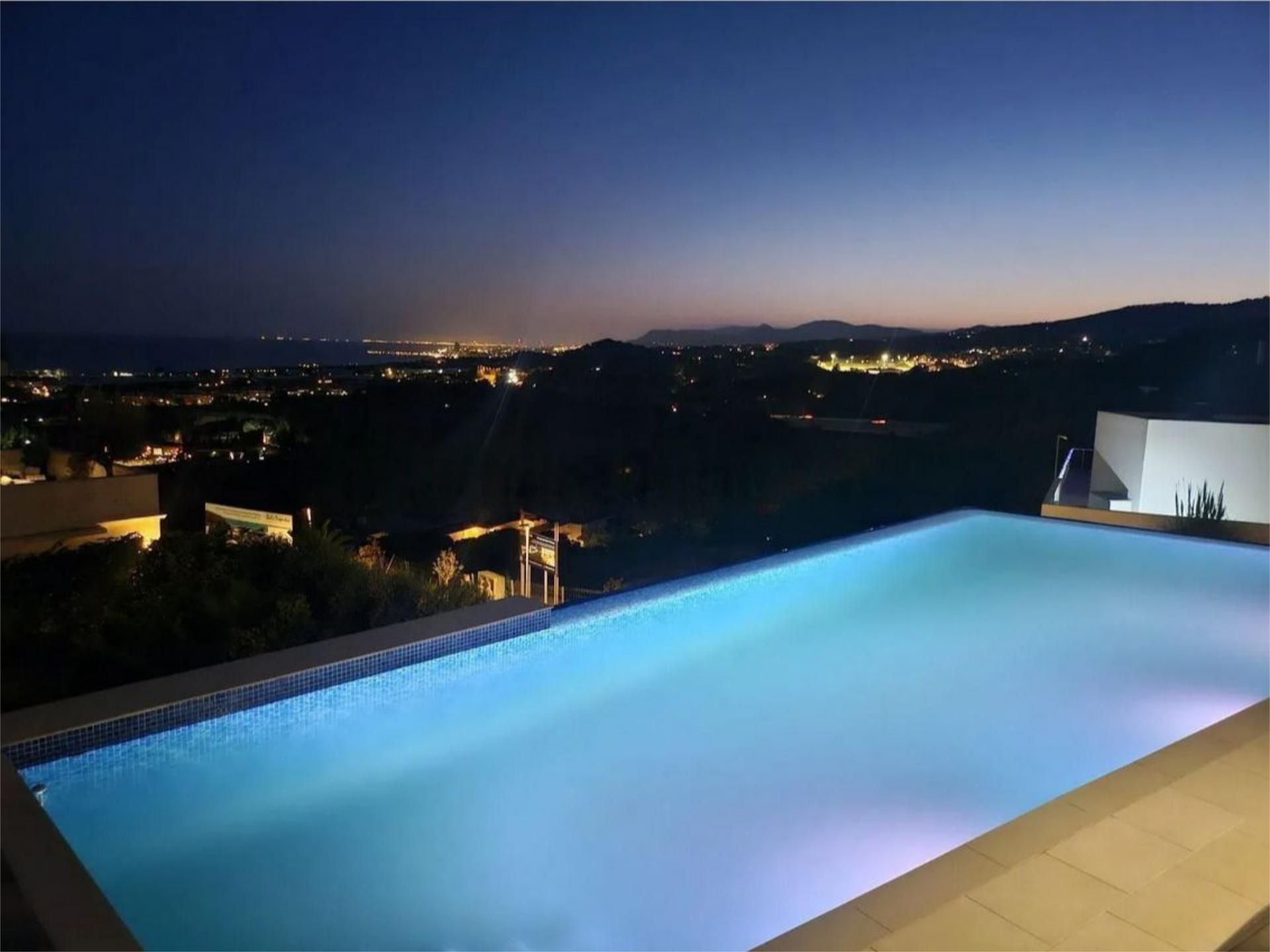 Piscina de Casa o chalet en venta en Sant Vicenç de Montalt con Aire acondicionado, Terraza y Piscina