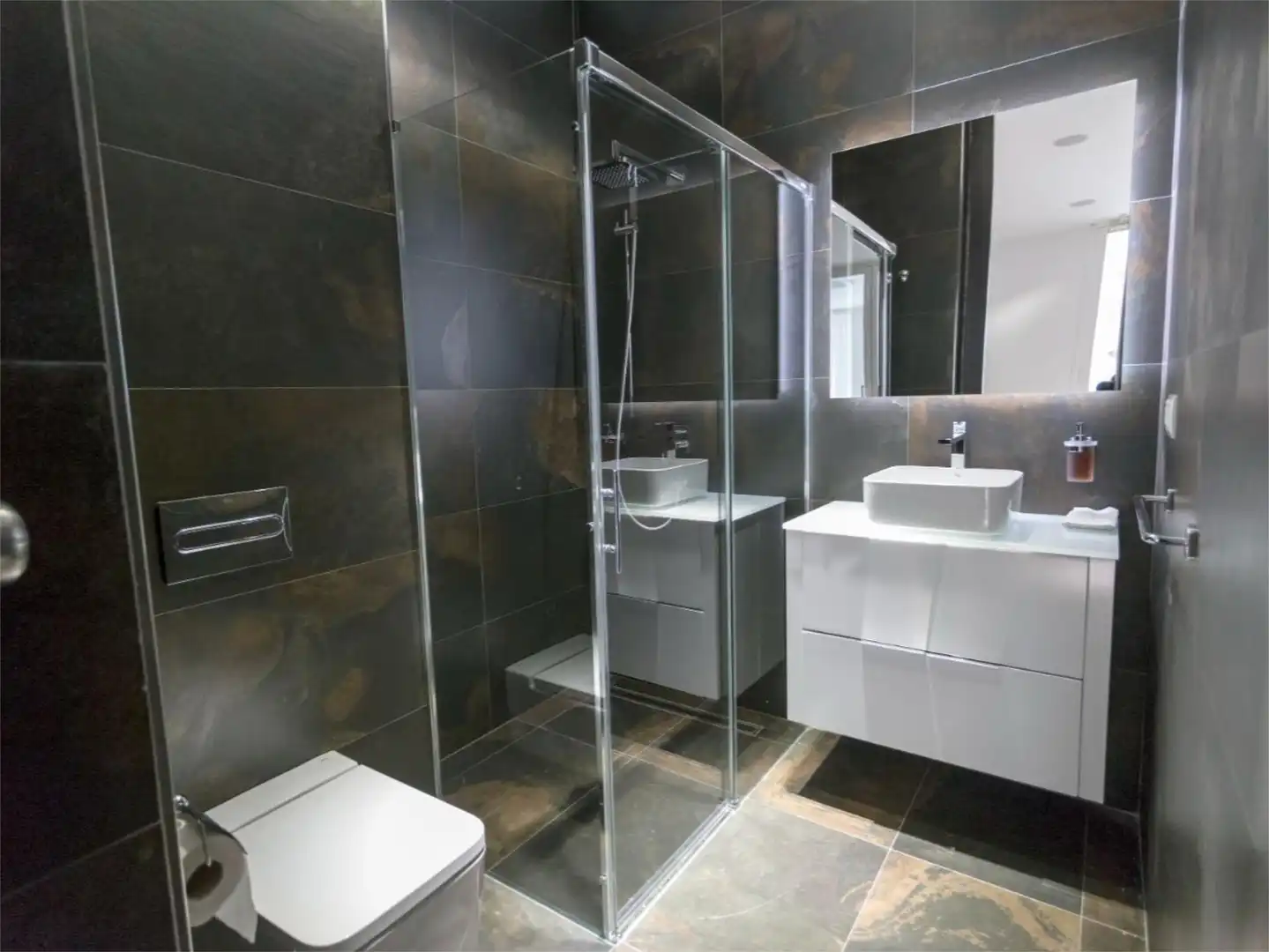Baño de Local de alquiler en San Pedro del Pinatar con Aire acondicionado, Calefacción y Parquet