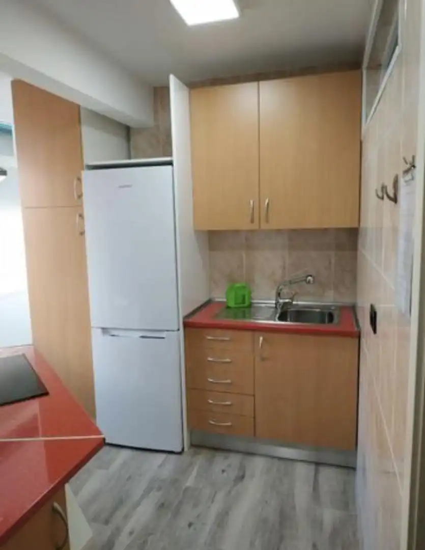 Cuina de Pis de lloguer en Madrid amb Calefacció, Terrassa i Moblat