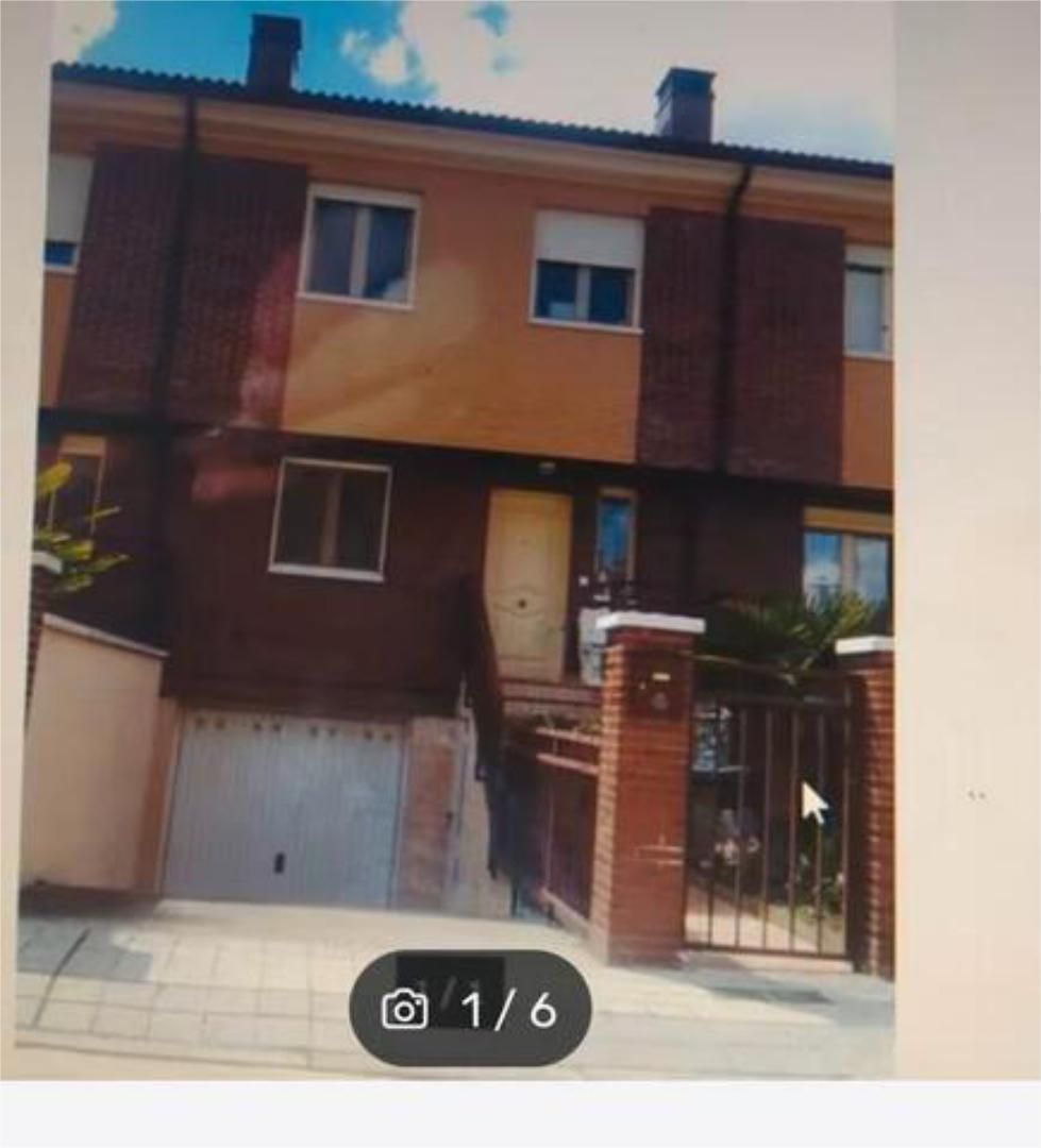 Vista exterior de Casa adosada en venda en Cistérniga amb Terrassa