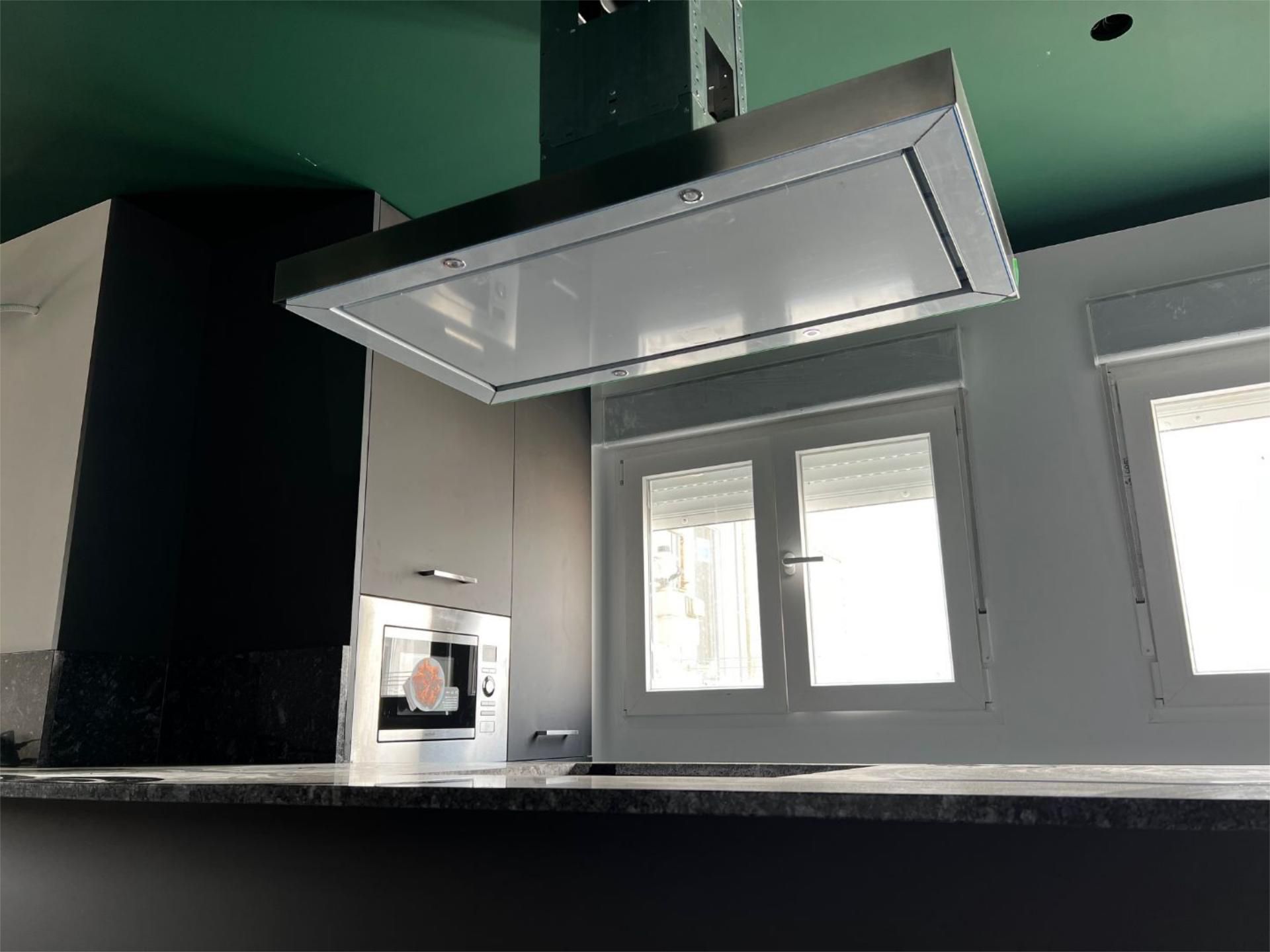 Kitchen of Flat to share in Zamora Capital   with Air Conditioner, Heating and Parquet flooring