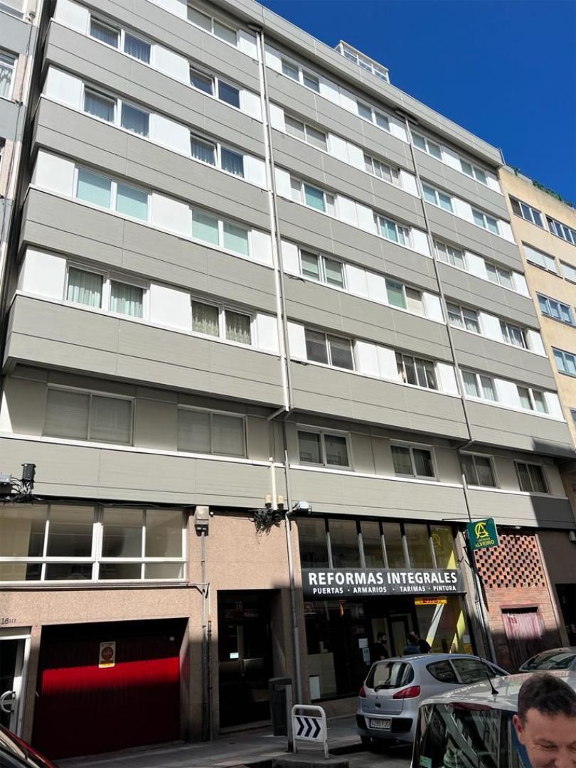Vista exterior de Local en venda en A Coruña Capital  amb Calefacció i Moblat