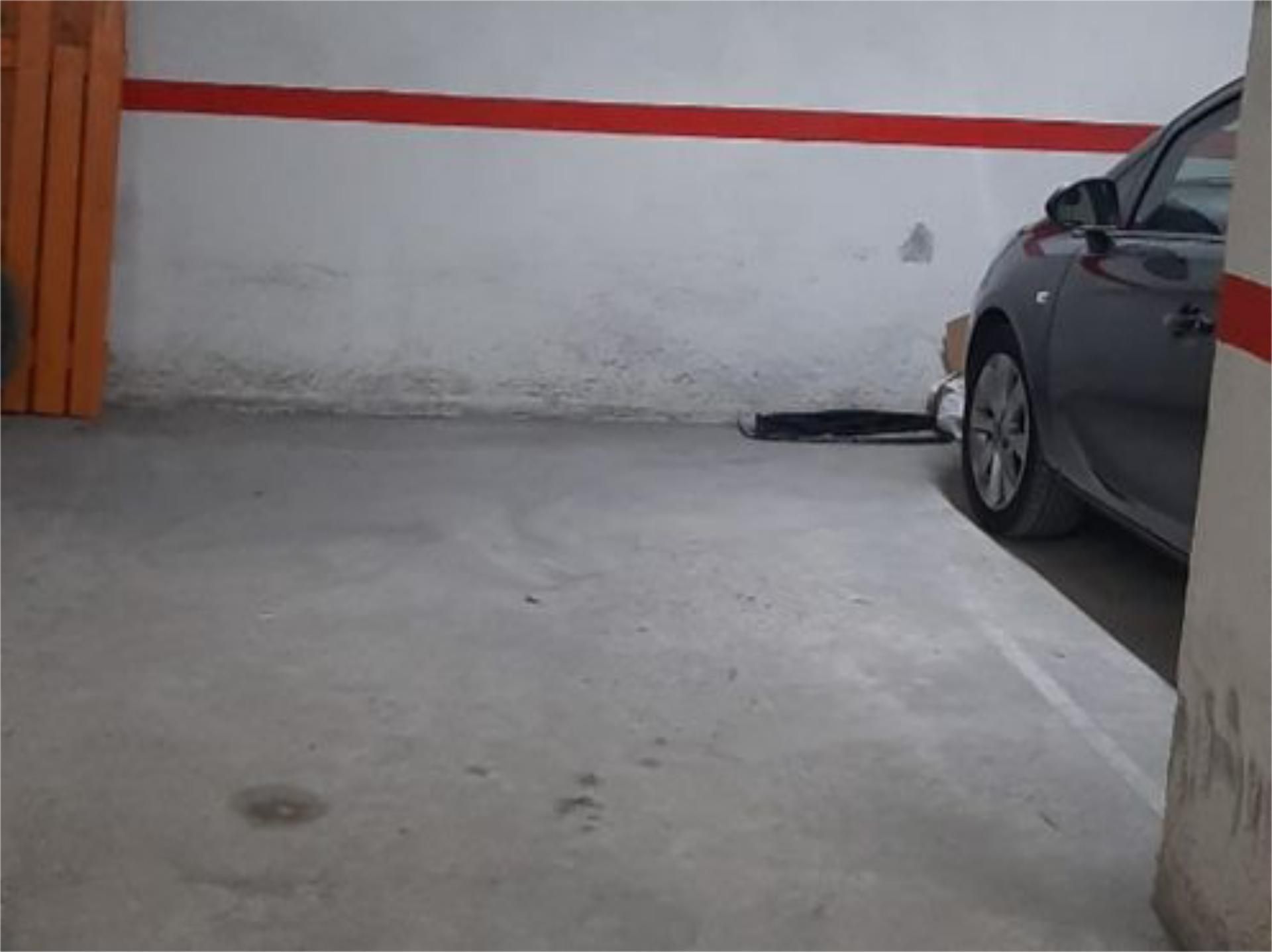 Parking of Garage to rent in Oliva