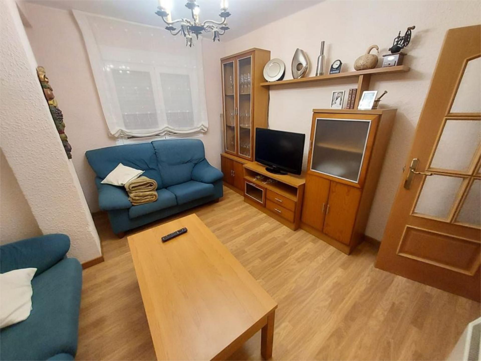 Sala de estar de Piso de alquiler en Soria Capital  con Calefacción, Parquet y Amueblado