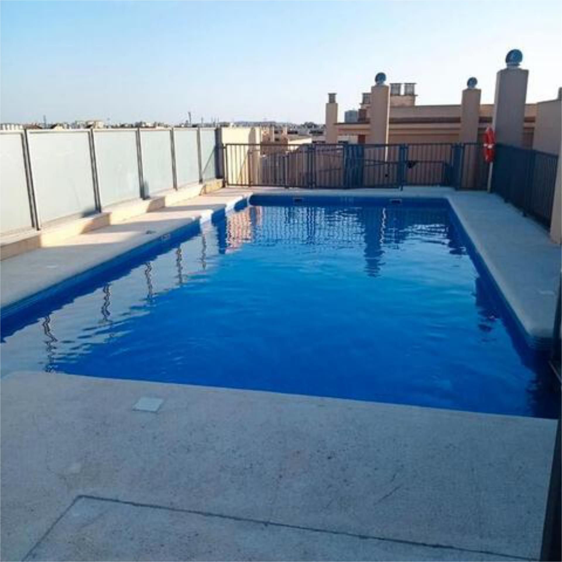 Piscina de Apartament de lloguer en Jerez de la Frontera amb Calefacció, Jardí privat i Terrassa