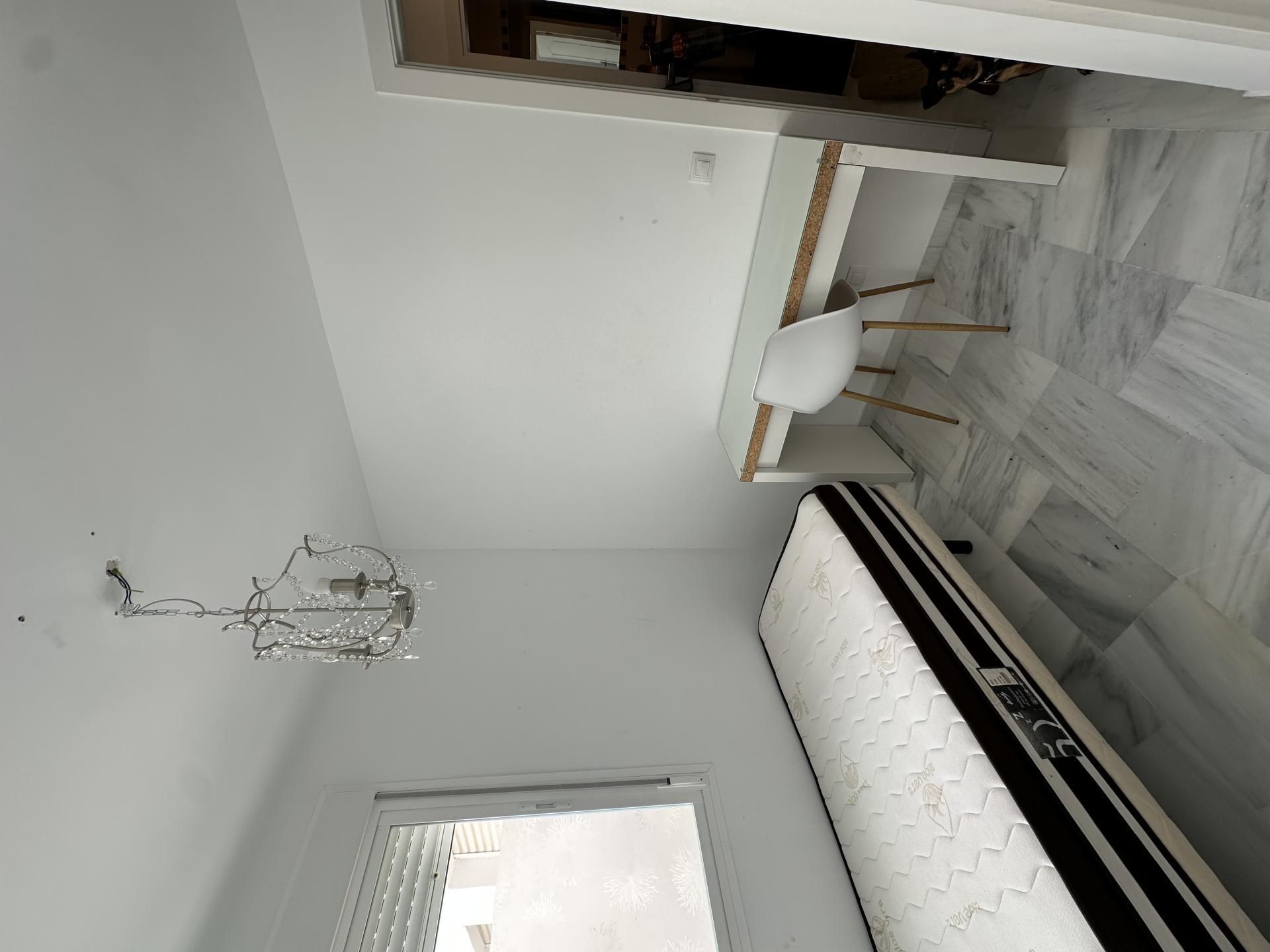 Bedroom of Flat to share in Casares  with Heating, Parquet flooring and Terrace