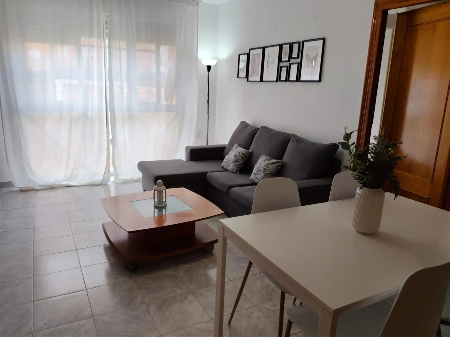Habitación en Travesía de San Luis, 52, San Luis Sala de estar de Piso para compartir en Almería con Aire acondicionado, Parquet y Amueblado