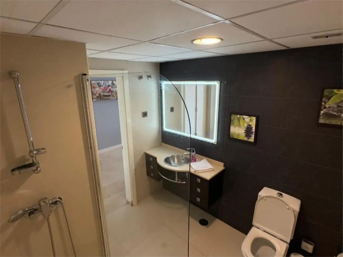 Loft zum Verkauf in Calle Laguna del Marquesado, 11, Villaverde Alto Badezimmer von Loft zum Verkauf in Madrid mit Klimaanlage, Heizung und Möbliert
