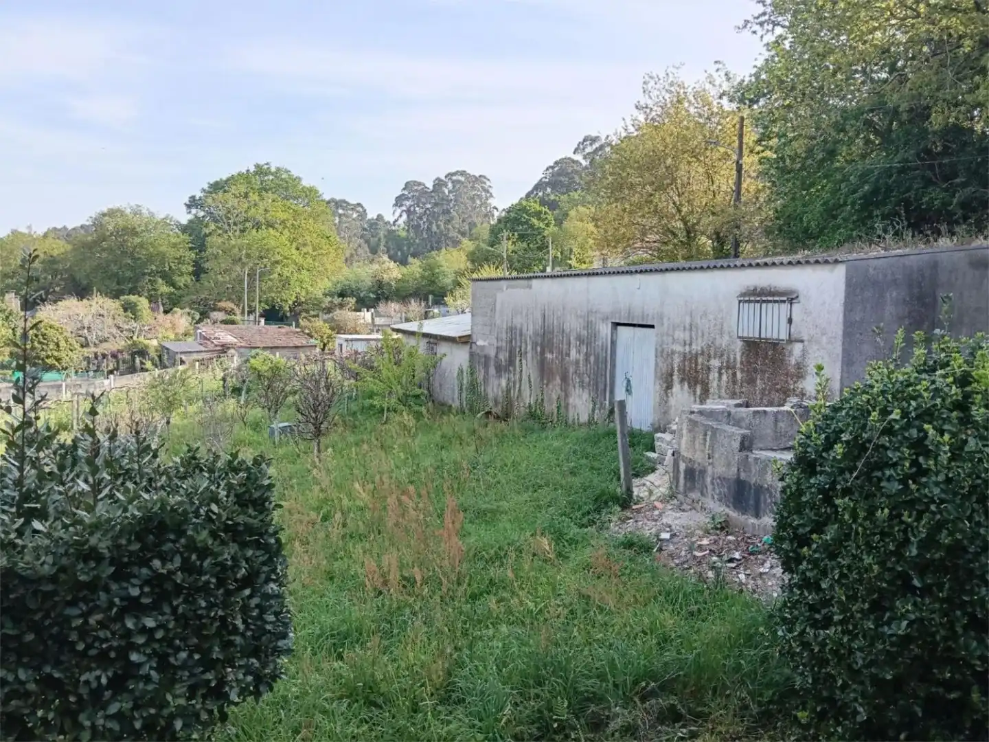 Einfamilien-Reihenhaus zum Verkauf in Lalín mit Privatgarten und Möbliert