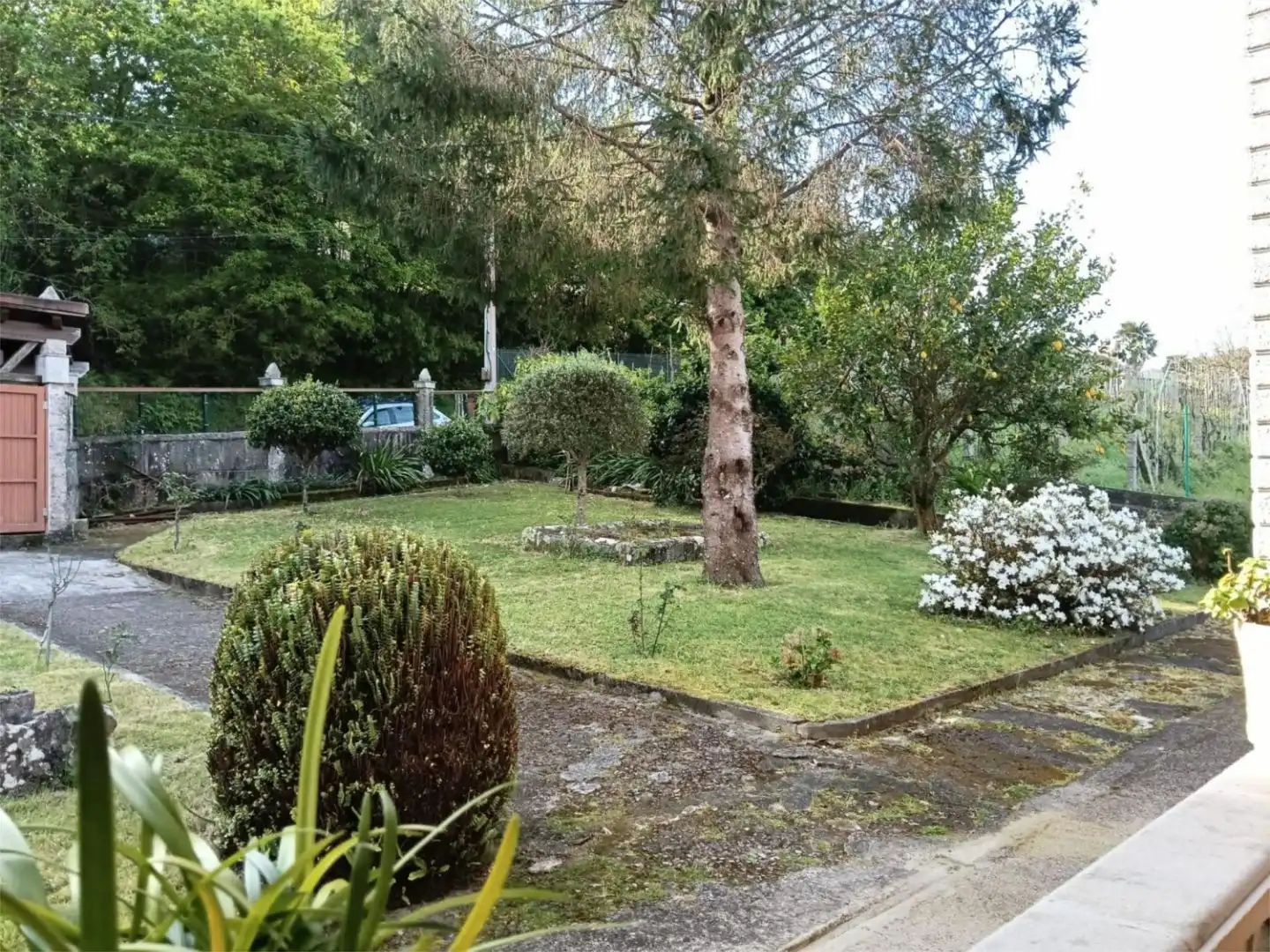 Garten von Einfamilien-Reihenhaus zum Verkauf in Lalín mit Privatgarten und Möbliert