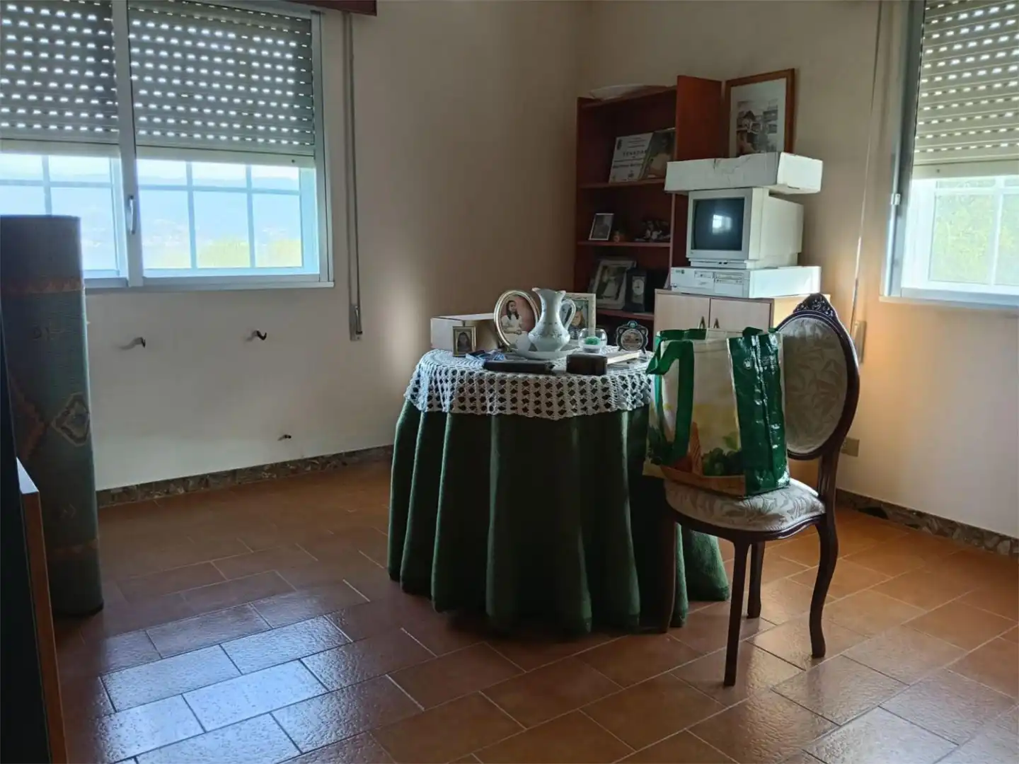 Esszimmer von Einfamilien-Reihenhaus zum Verkauf in Lalín mit Privatgarten und Möbliert