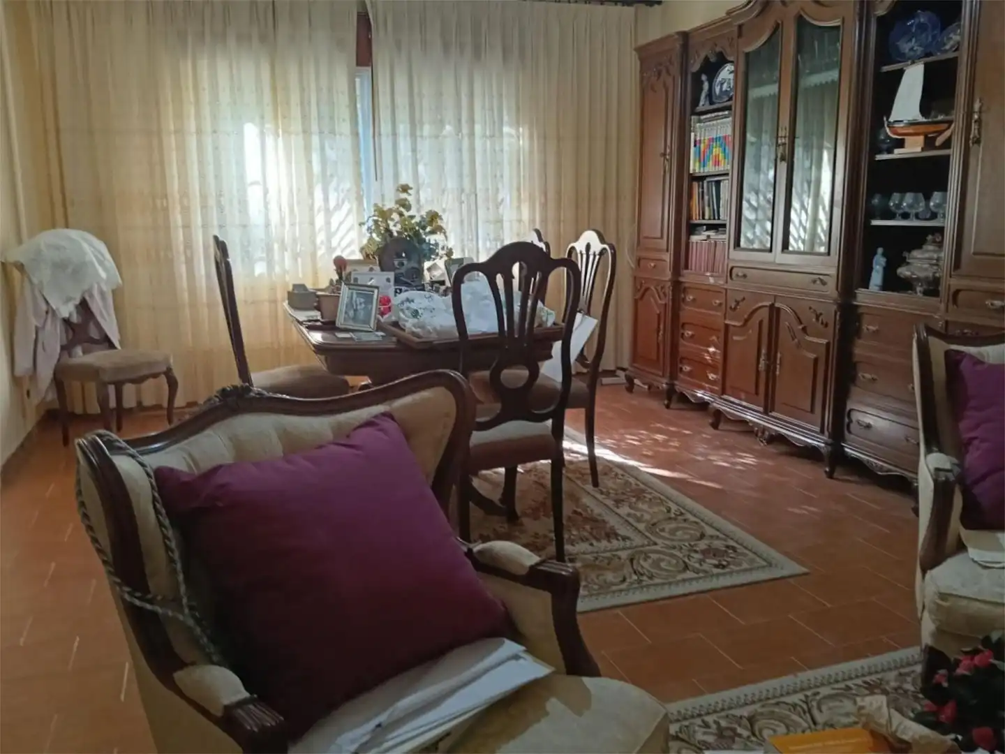 Esszimmer von Einfamilien-Reihenhaus zum Verkauf in Lalín mit Privatgarten und Möbliert