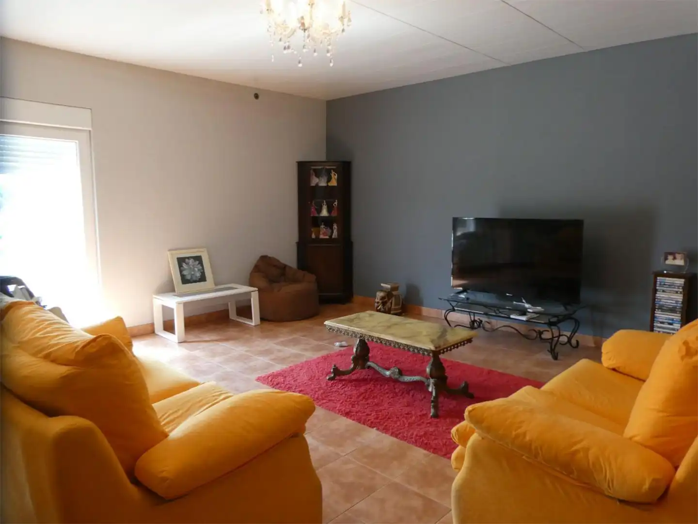 Casa o xalet en venda a Camino Los Manchegos, 5, Fontcalent Sala d'estar de Casa o xalet en venda en Alicante / Alacant amb Aire condicionat