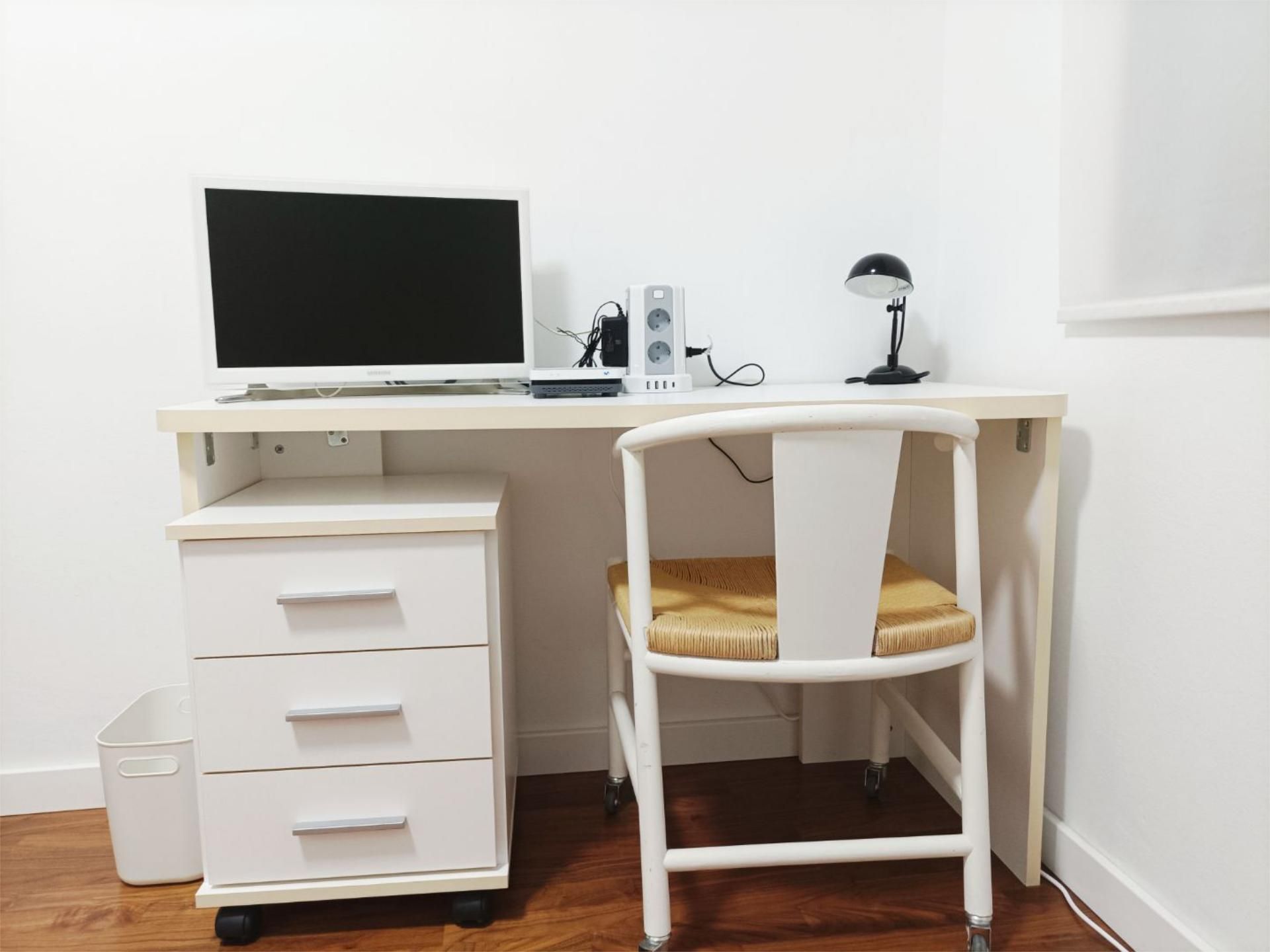 Flat to share in Manresa  with Air Conditioner, Heating and Parquet flooring