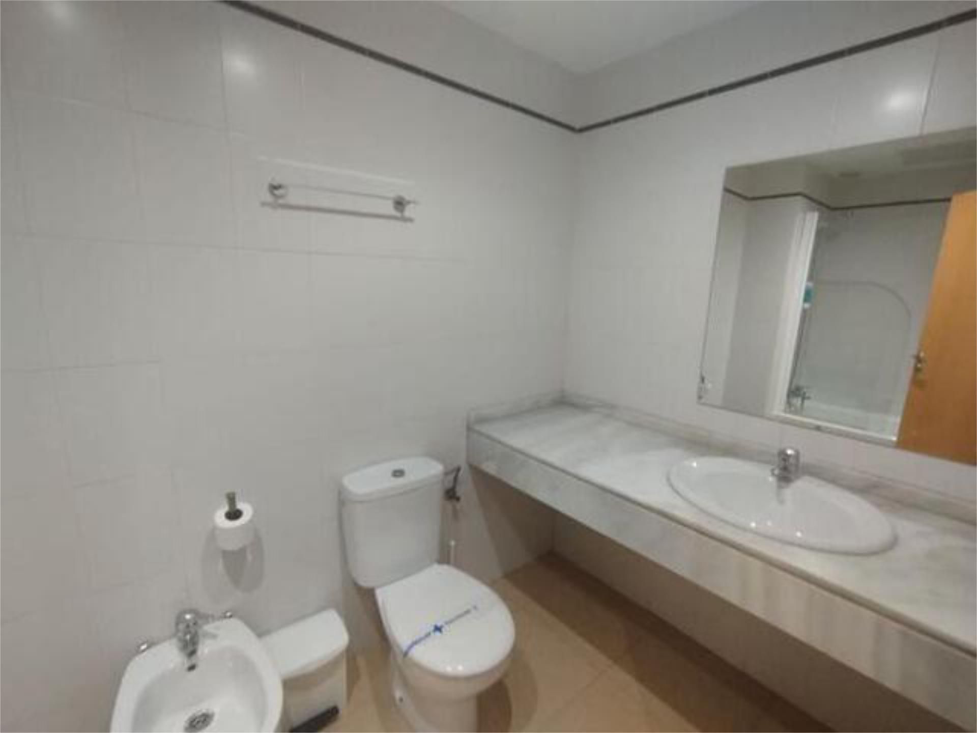 Baño de Estudio de alquiler en Bormujos con Calefacción y Amueblado