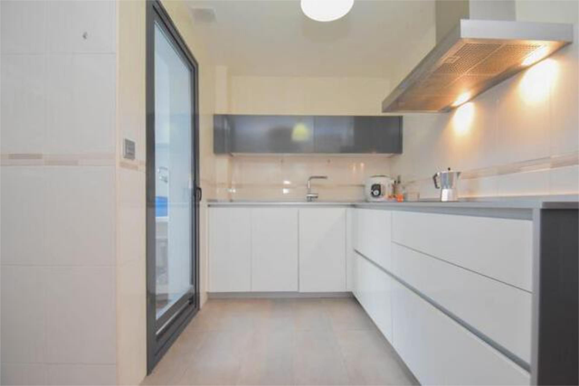 Kitchen of Flat to rent in  Granada Capital  with Heating, Private garden and Terrace
