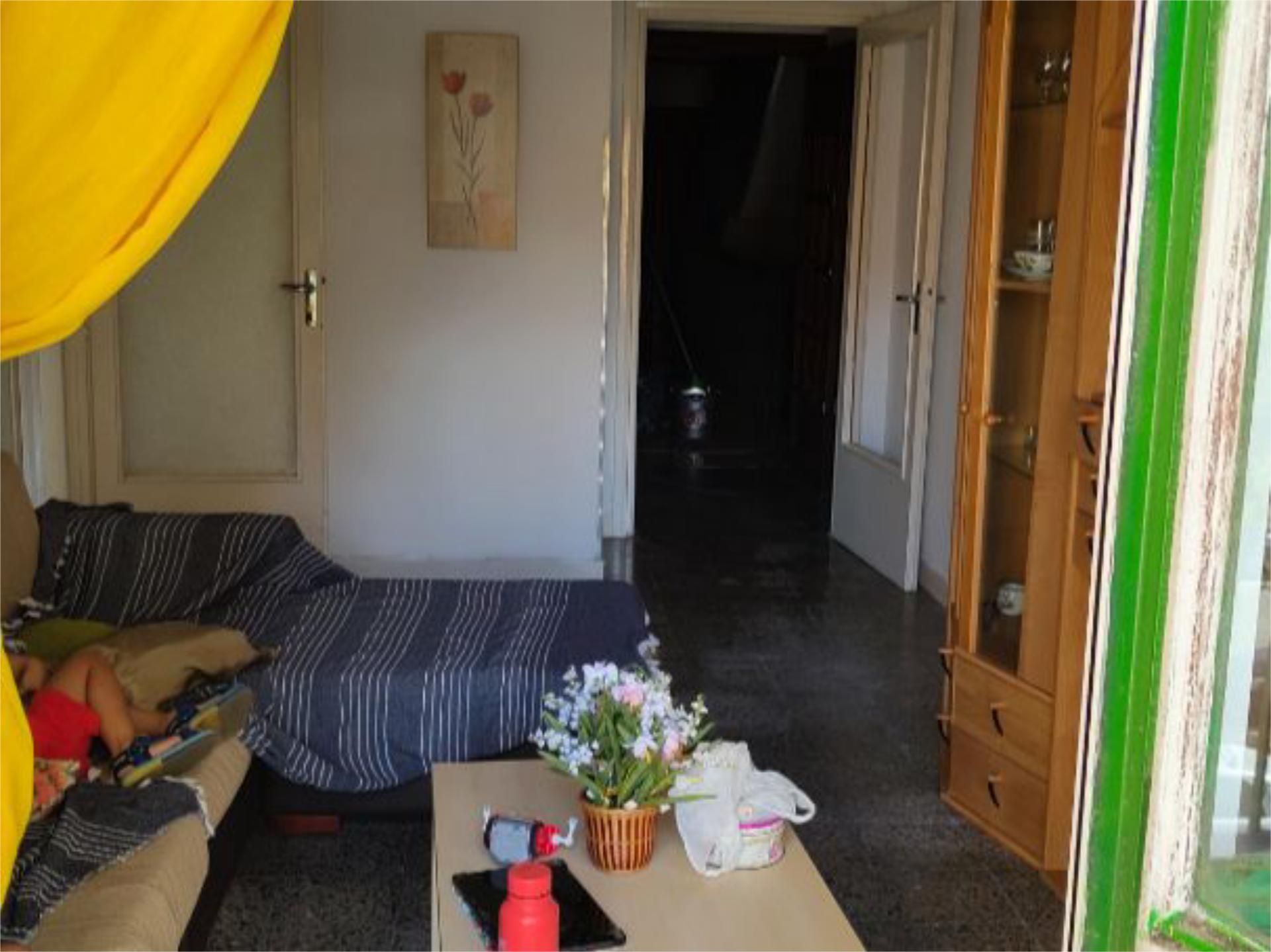 Dormitori de Pis per a compartir en Algeciras amb Moblat i Balcó