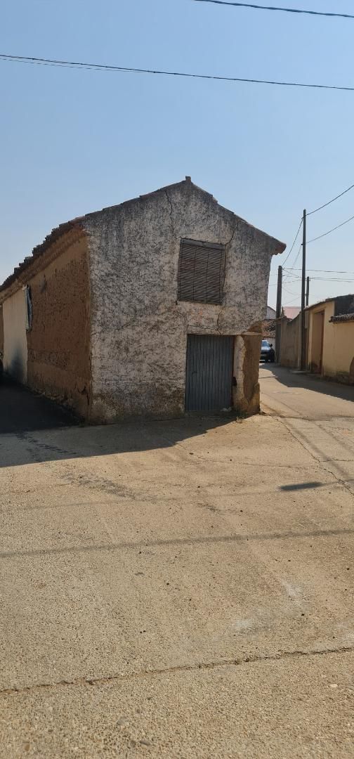 Vista exterior de Casa adosada en venda en Cañizo amb Calefacció i TV