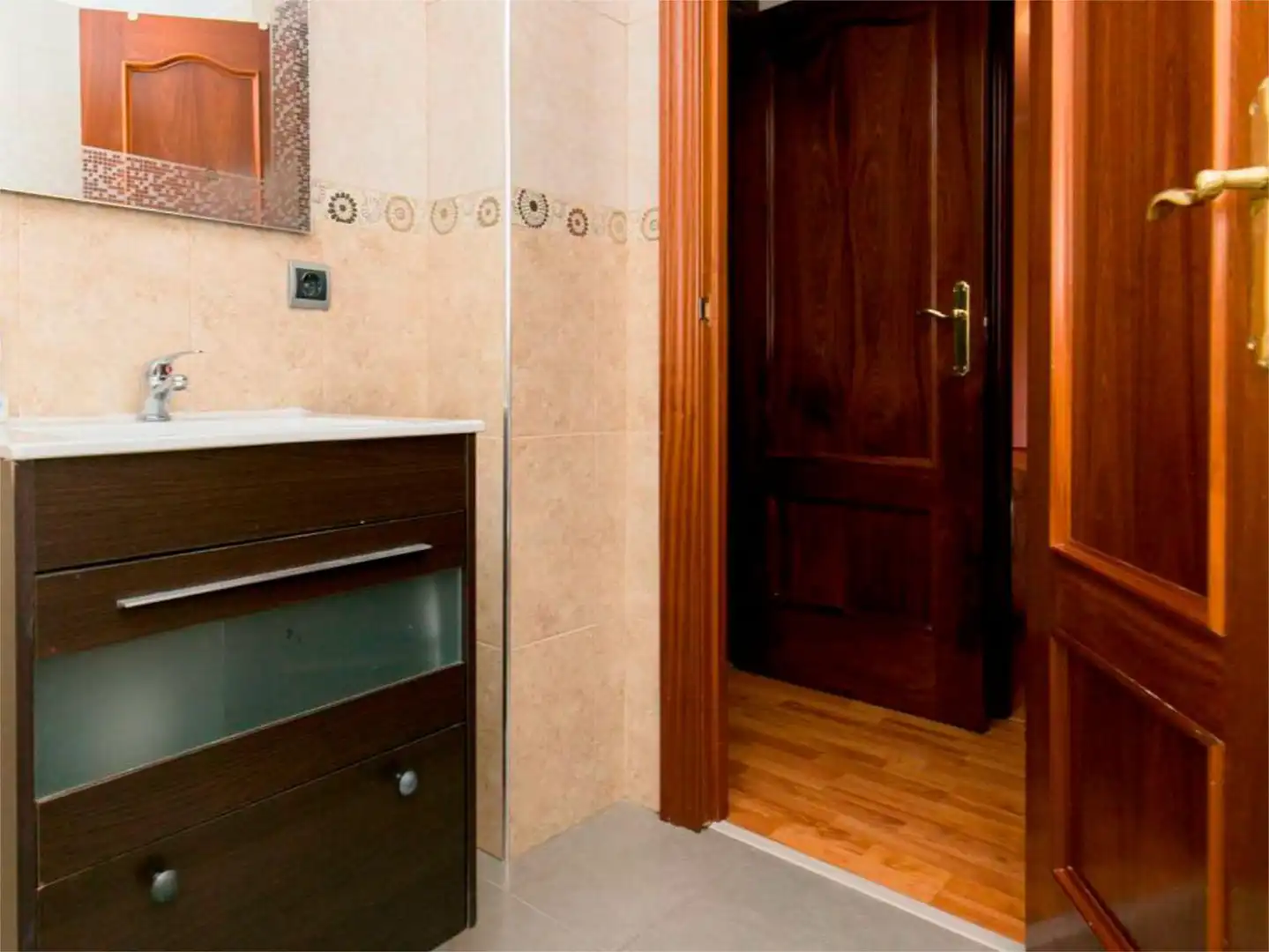 Badezimmer von Wohnung zur untervermieten in Granada mit Heizung, Privatgarten und Parkett