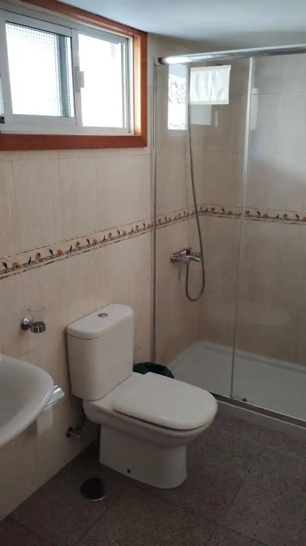 Apartamento de alquiler en Avenida de Bonn, 30, Playa del Inglés Baño de Apartamento de alquiler en San Bartolomé de Tirajana con Terraza y Piscina