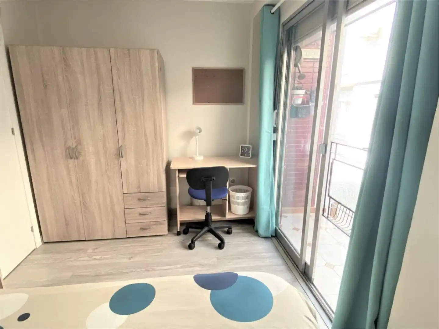 Habitación de Piso para compartir en Granada con Calefacción, Parquet y Terraza