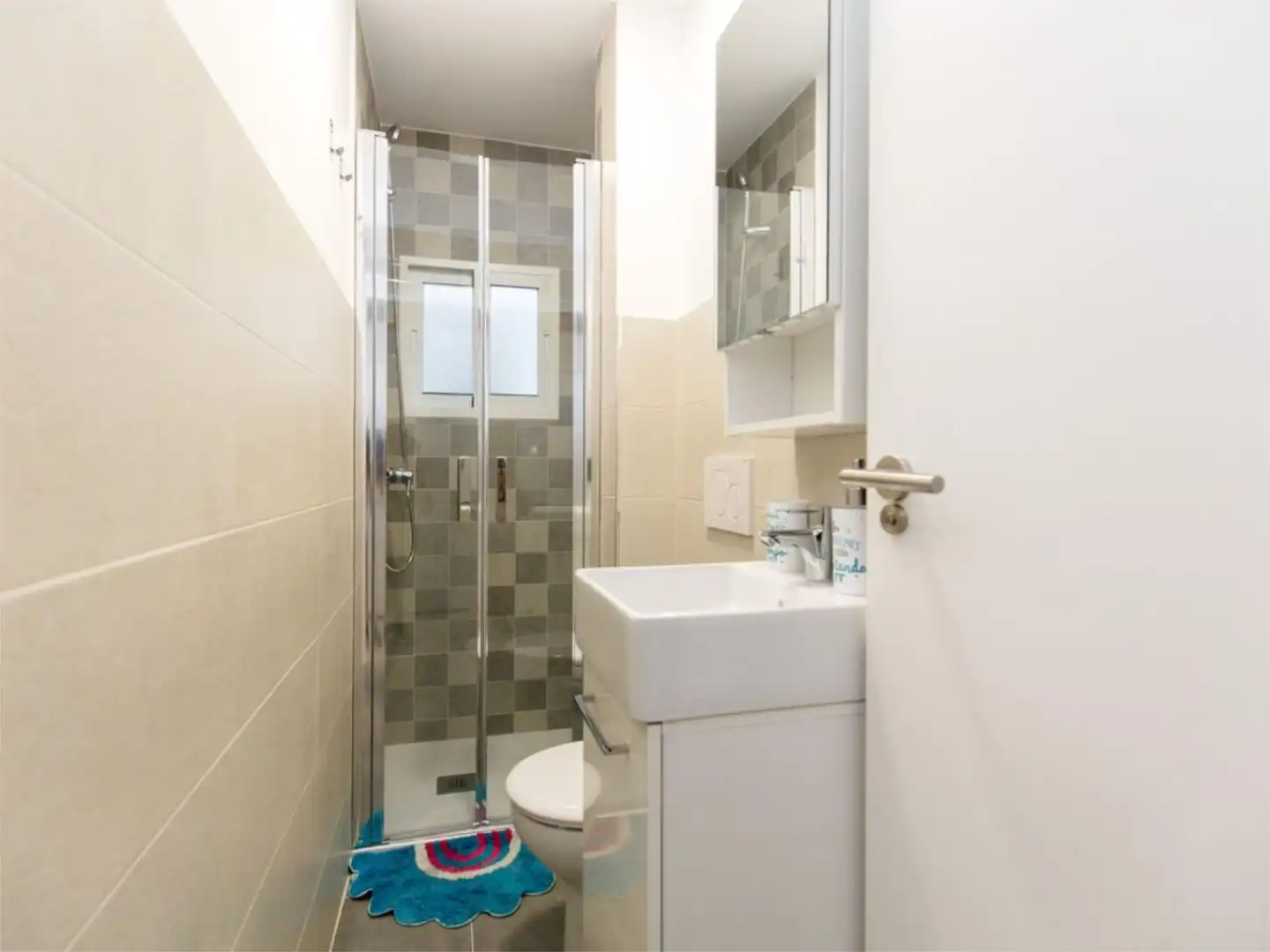 Baño de Piso para compartir en Granada con Calefacción, Parquet y Terraza
