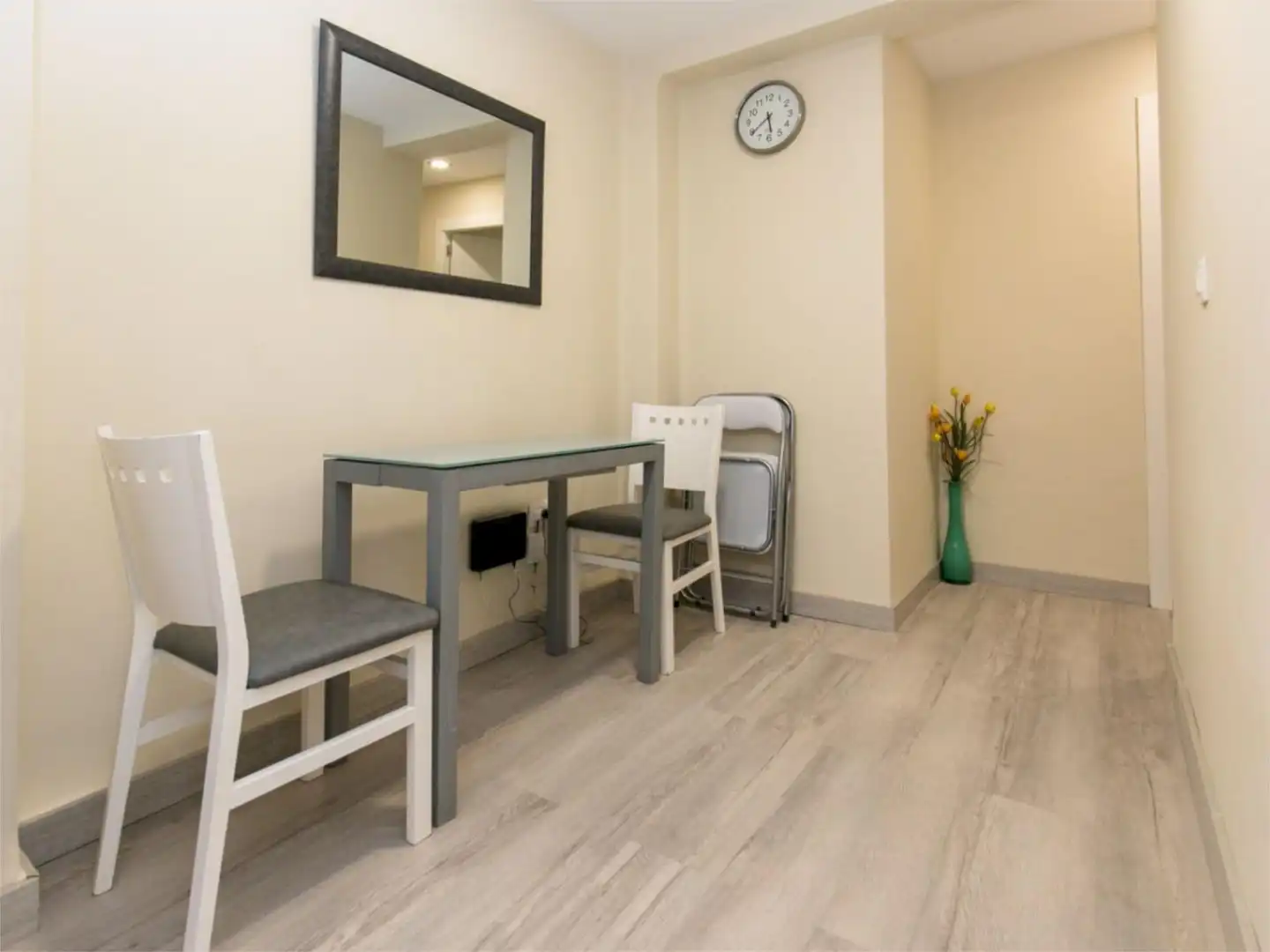 Habitación de Piso para compartir en Granada con Calefacción, Parquet y Terraza