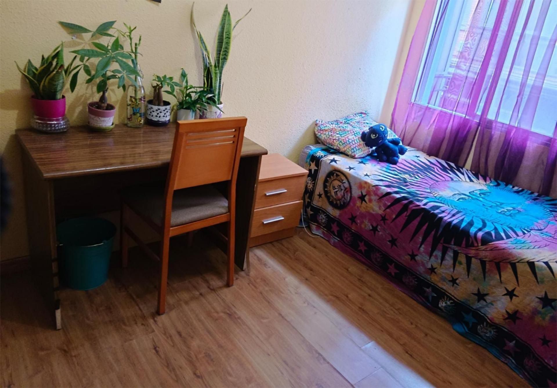 Dormitori de Pis per a compartir en Leganés amb Parquet, Terrassa i Moblat