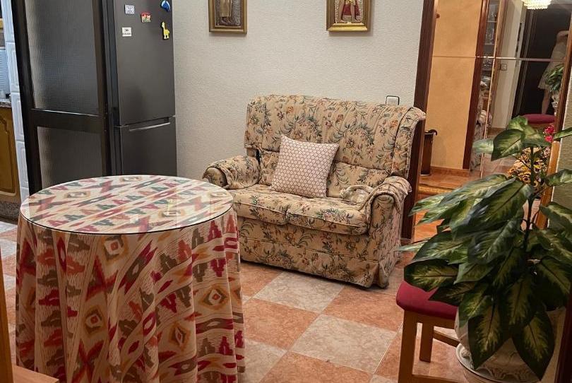 Flat to rent in Calle Pintor Espinosa, 12, Vista Alegre - Parque Cruz Conde, Córdoba - image 1 Photo 1 of Flat to rent in Calle Pintor Espinosa, 12, Vista Alegre - Parque Cruz Conde, Córdoba