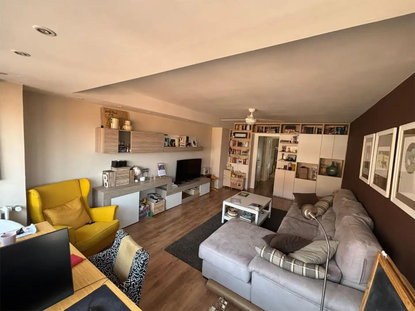 Wohnung zur Miete in Paseo Arco de Ladrillo, 40, Ciudad de la Comunicación - Arco Ladrillo Wohnzimmer von Wohnung zur Miete in Valladolid mit Heizung, Parkett und Möbliert