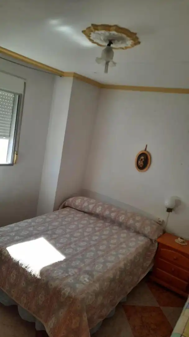Casa adosada en venta en Calle Baja, 37, Diezma Habitación de Casa adosada en venta en Diezma con Parquet, Terraza y Trastero