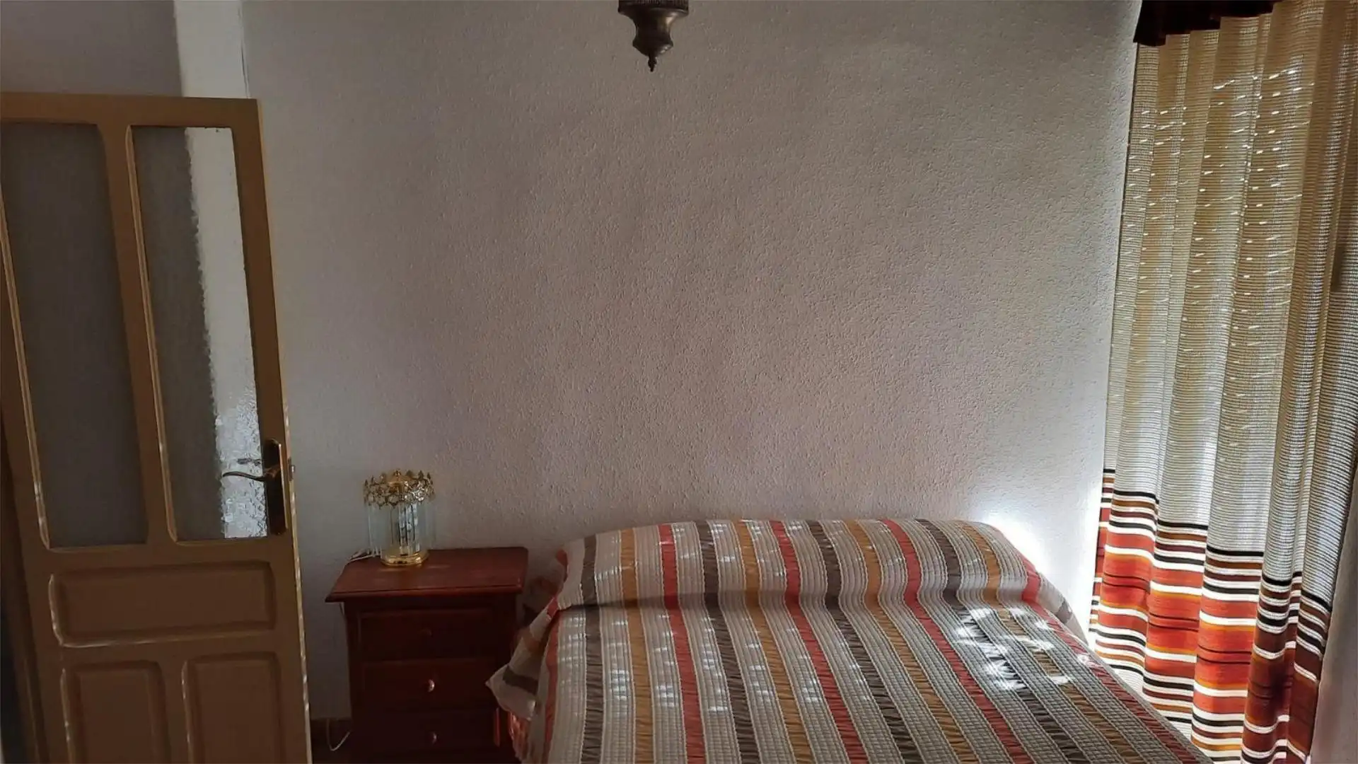 Casa adosada en venta en Calle Baja, 37, Diezma Habitación de Casa adosada en venta en Diezma con Parquet, Terraza y Trastero