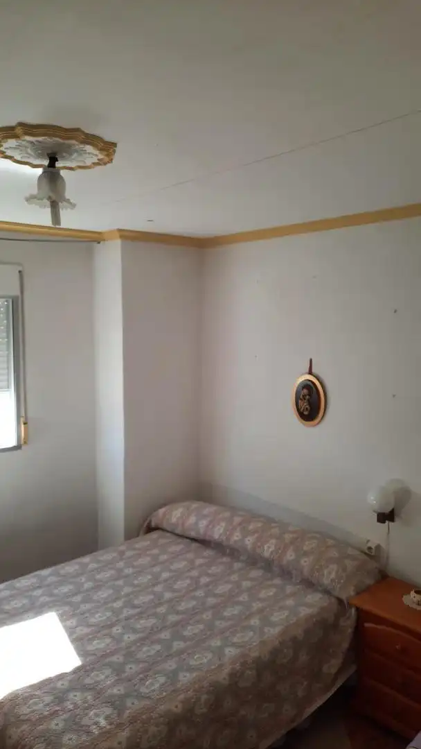 Casa adosada en venta en Calle Baja, 37, Diezma Habitación de Casa adosada en venta en Diezma con Parquet, Terraza y Trastero